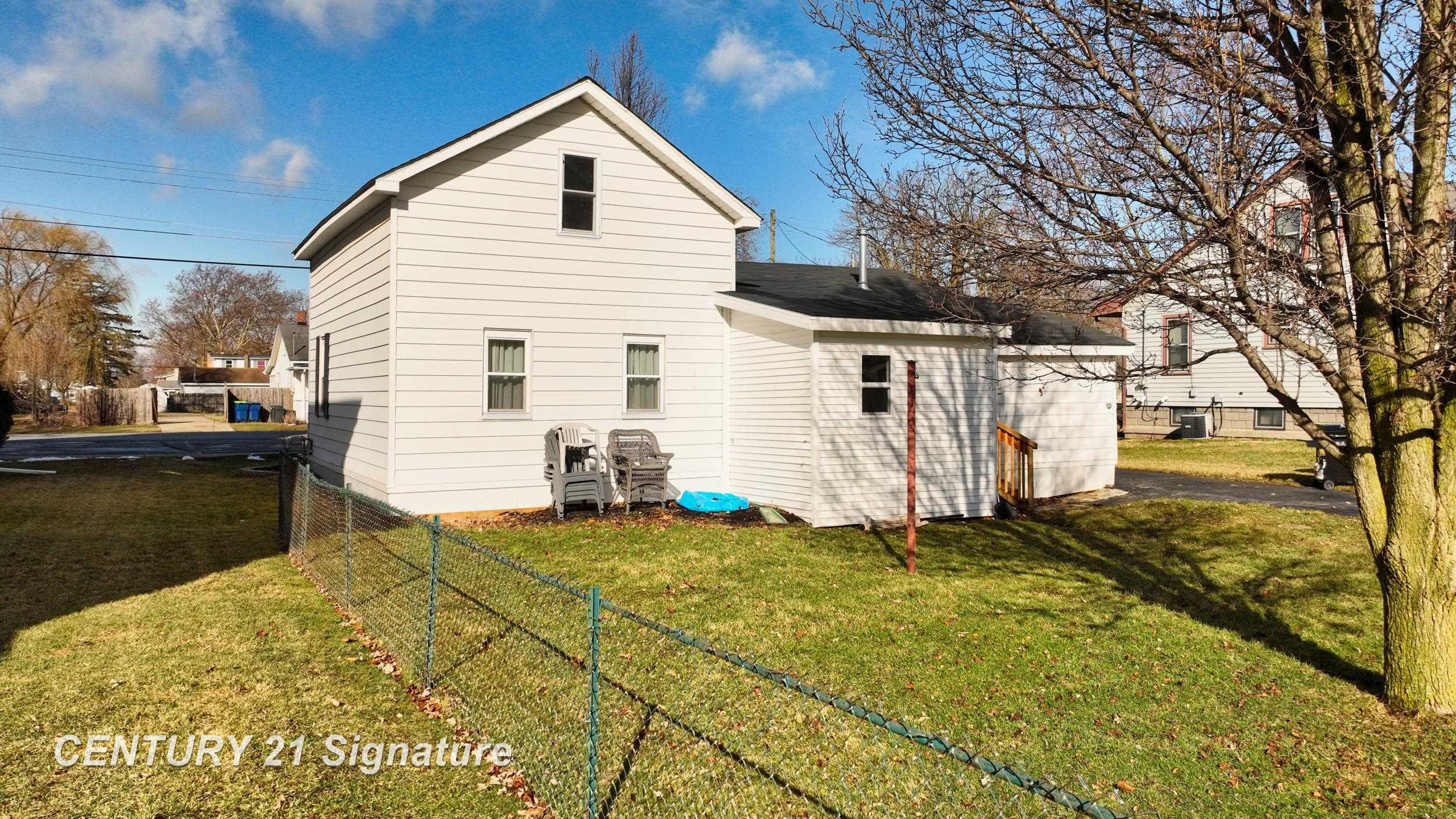310 S Franklin St, Zilwaukee, MI 48604 — Photo 6
