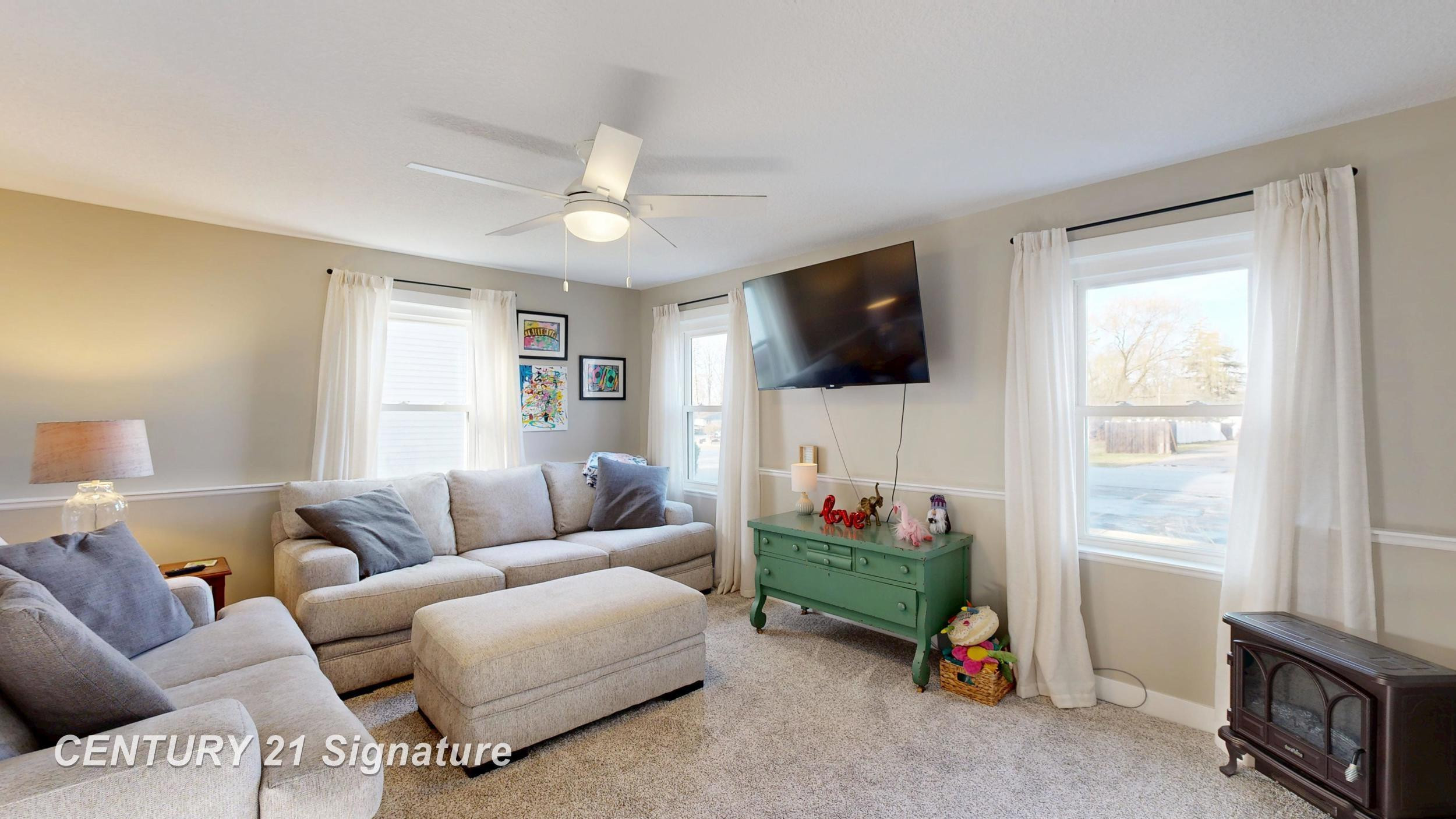 310 S Franklin St, Zilwaukee, MI 48604 — Photo 10