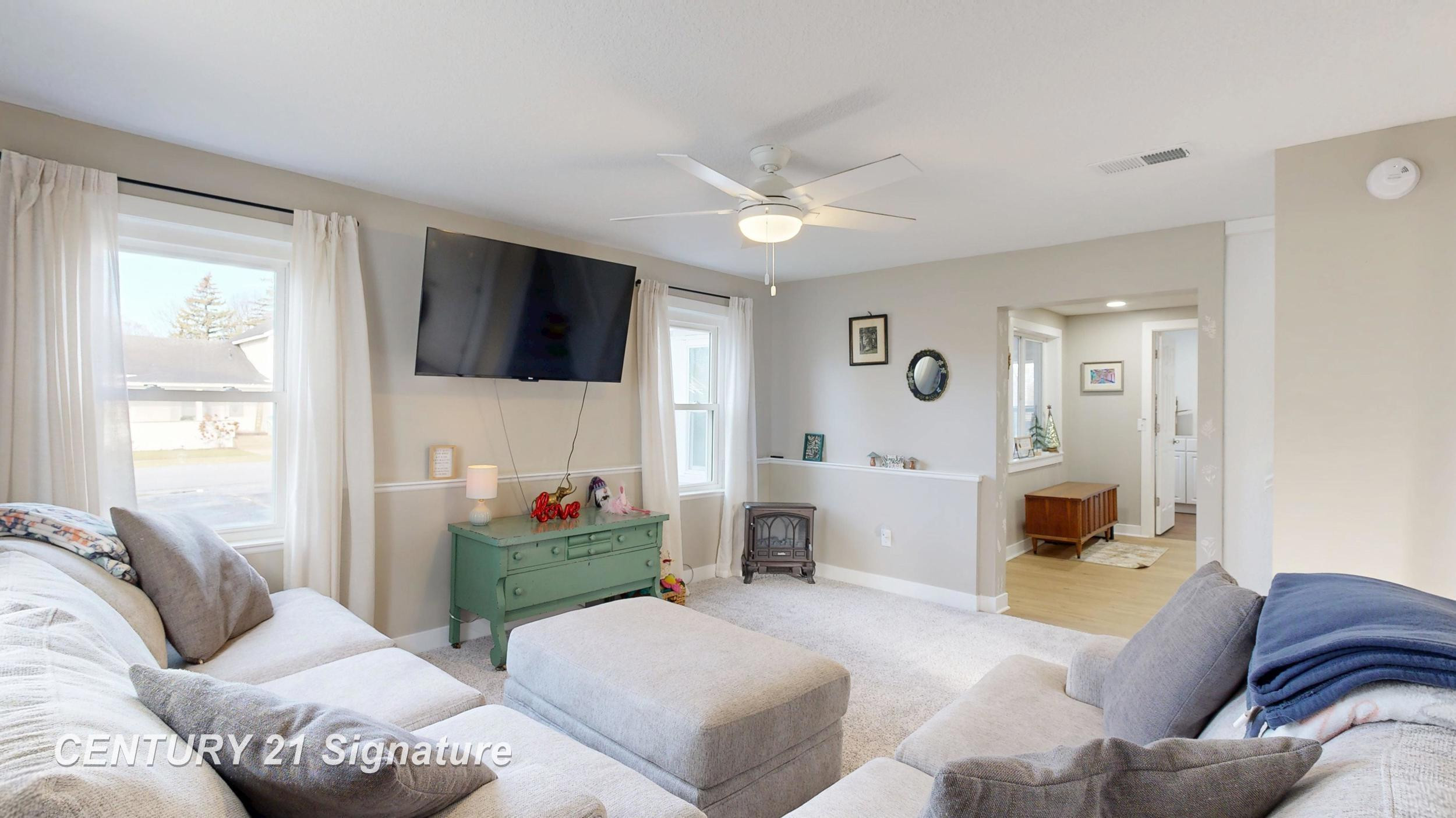 310 S Franklin St, Zilwaukee, MI 48604 — Photo 11