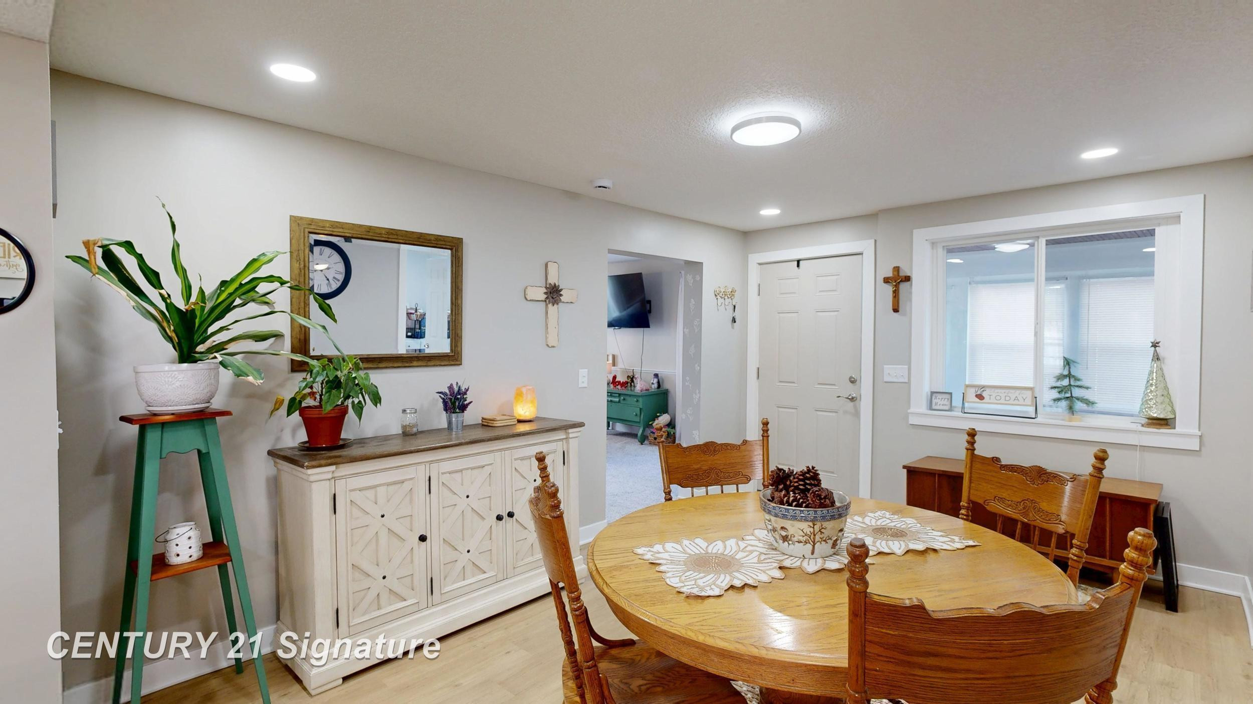 310 S Franklin St, Zilwaukee, MI 48604 — Photo 15