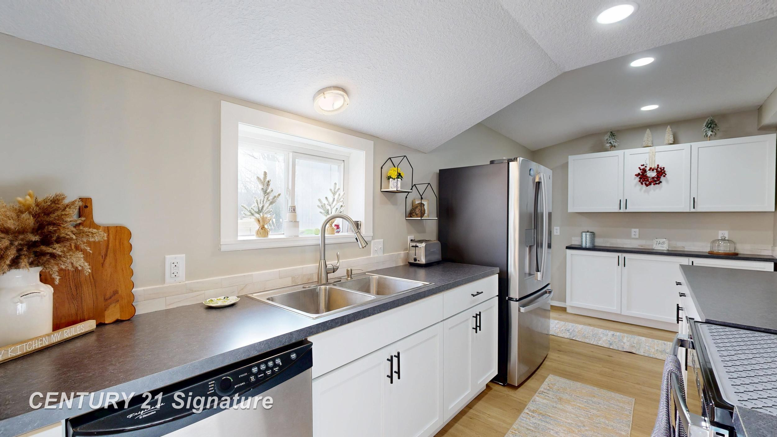 310 S Franklin St, Zilwaukee, MI 48604 — Photo 20