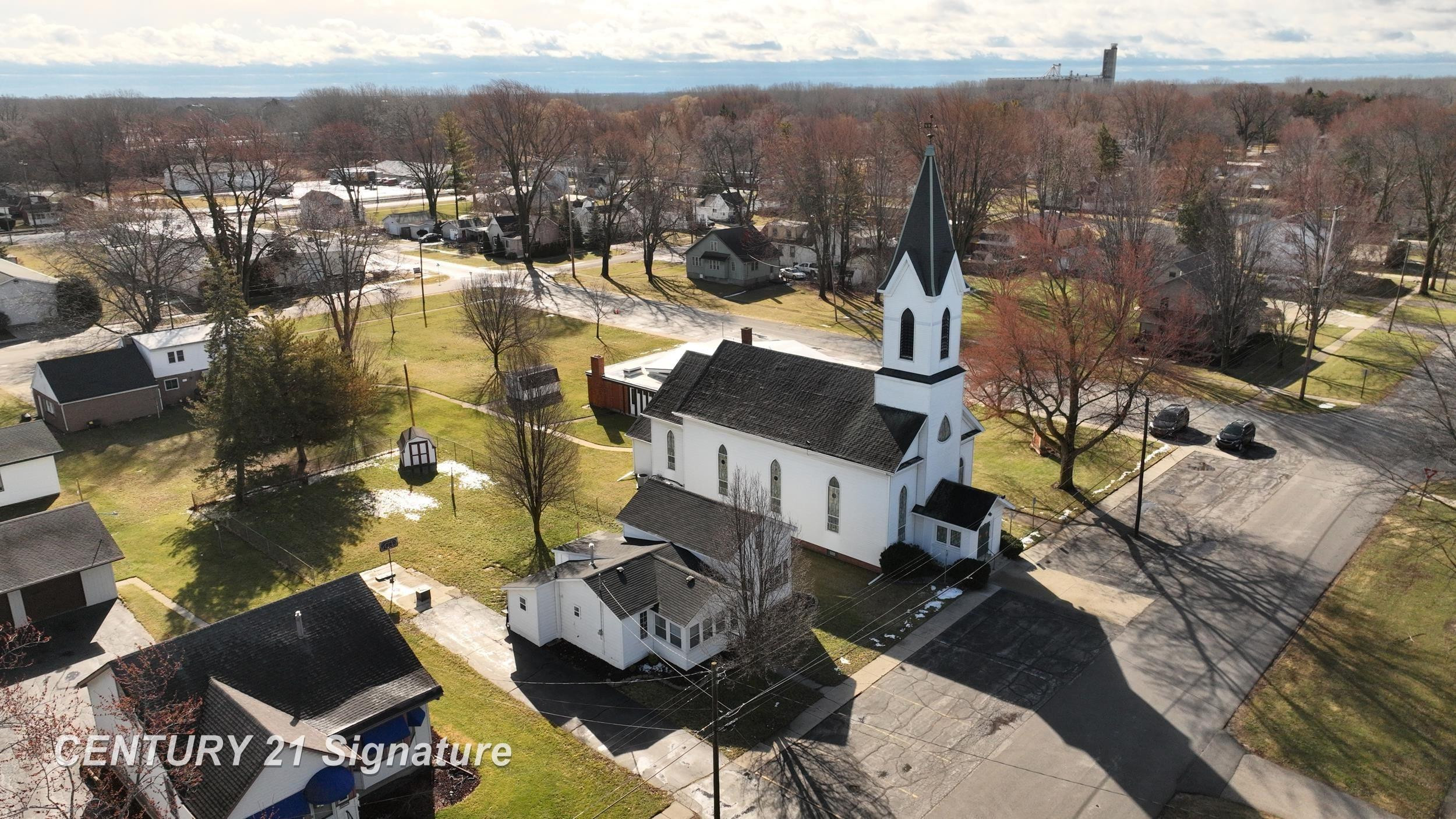 310 S Franklin St, Zilwaukee, MI 48604 — Photo 33