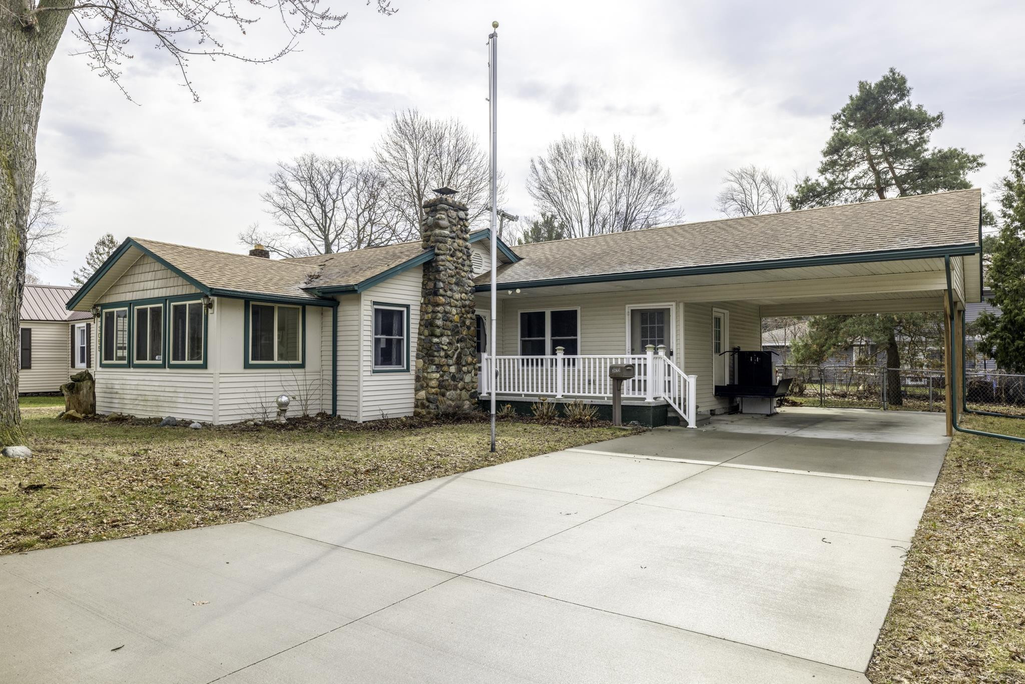 3055 Maplewood Drive, MI 48059 — front exterior