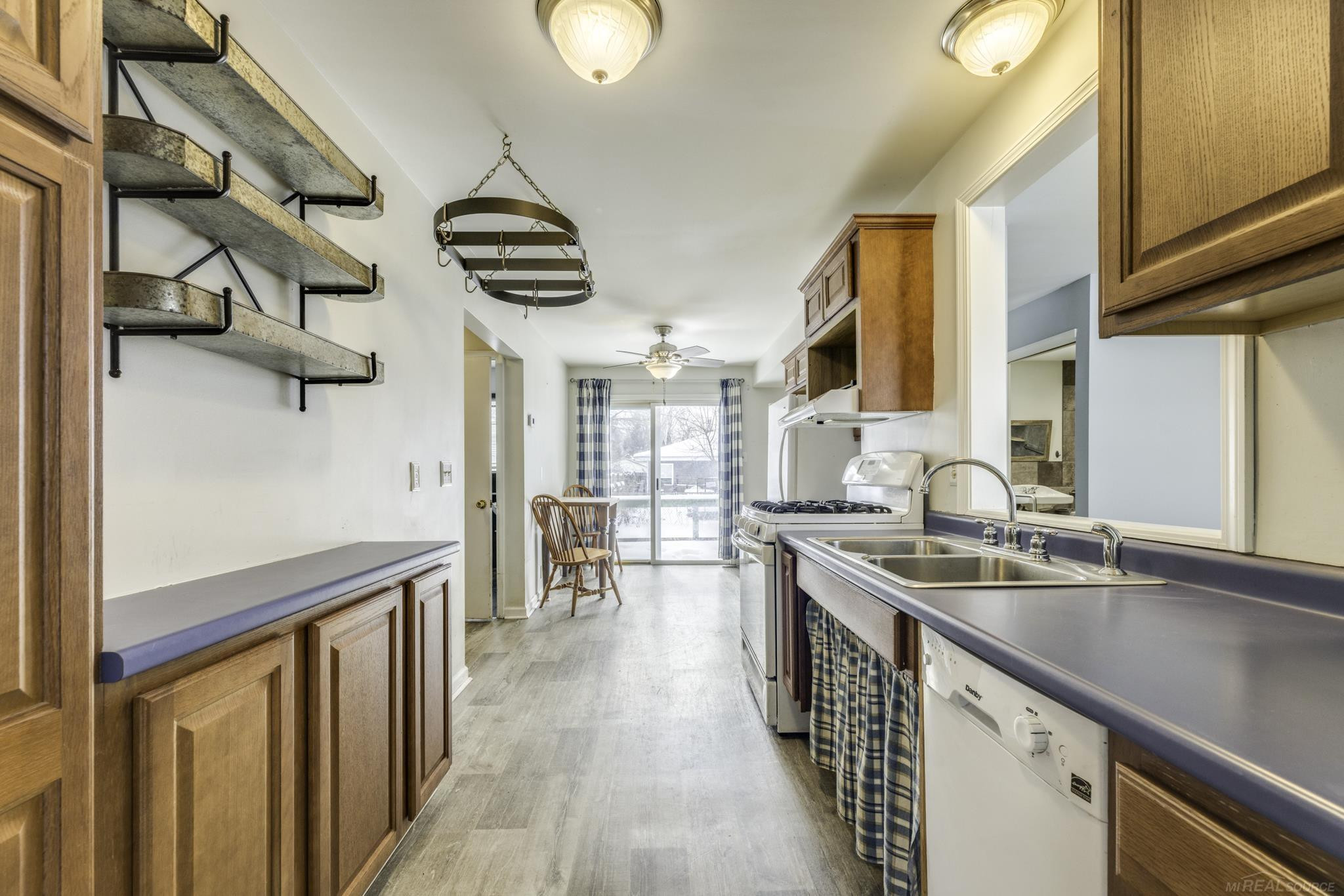 3055 Maplewood Drive, MI 48059 — Photo 24