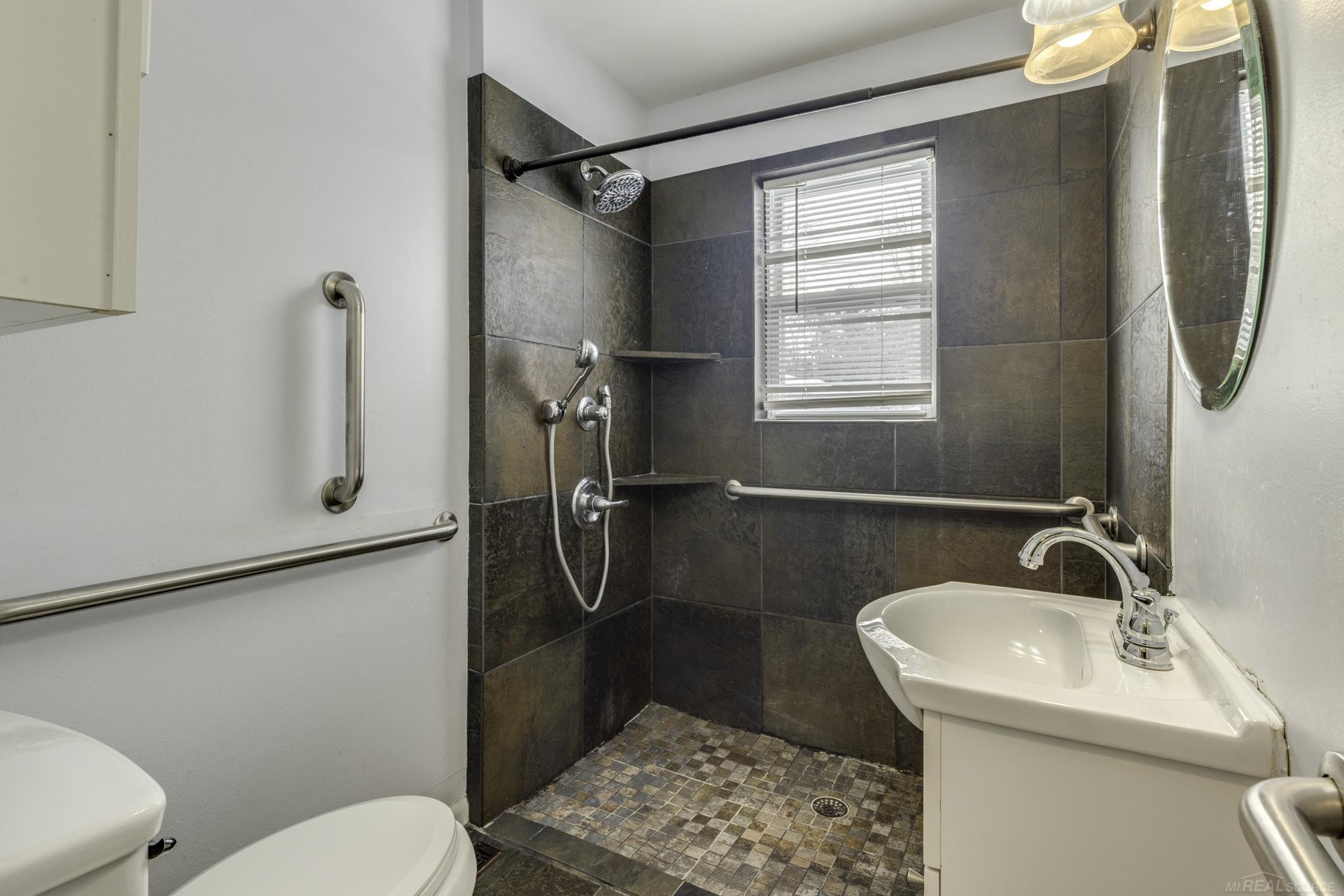 3055 Maplewood Drive, MI 48059 — Photo 31