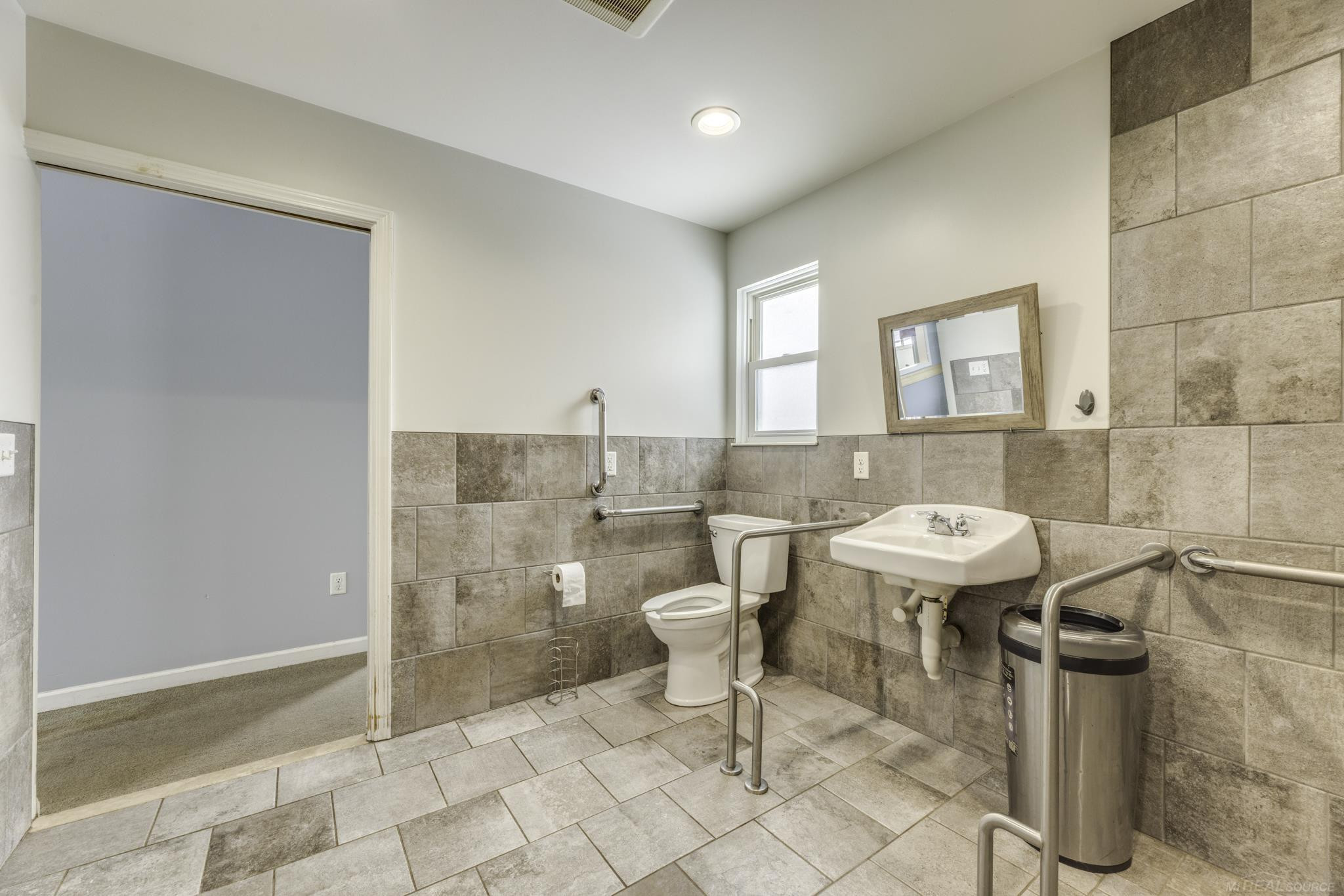 3055 Maplewood Drive, MI 48059 — Photo 36