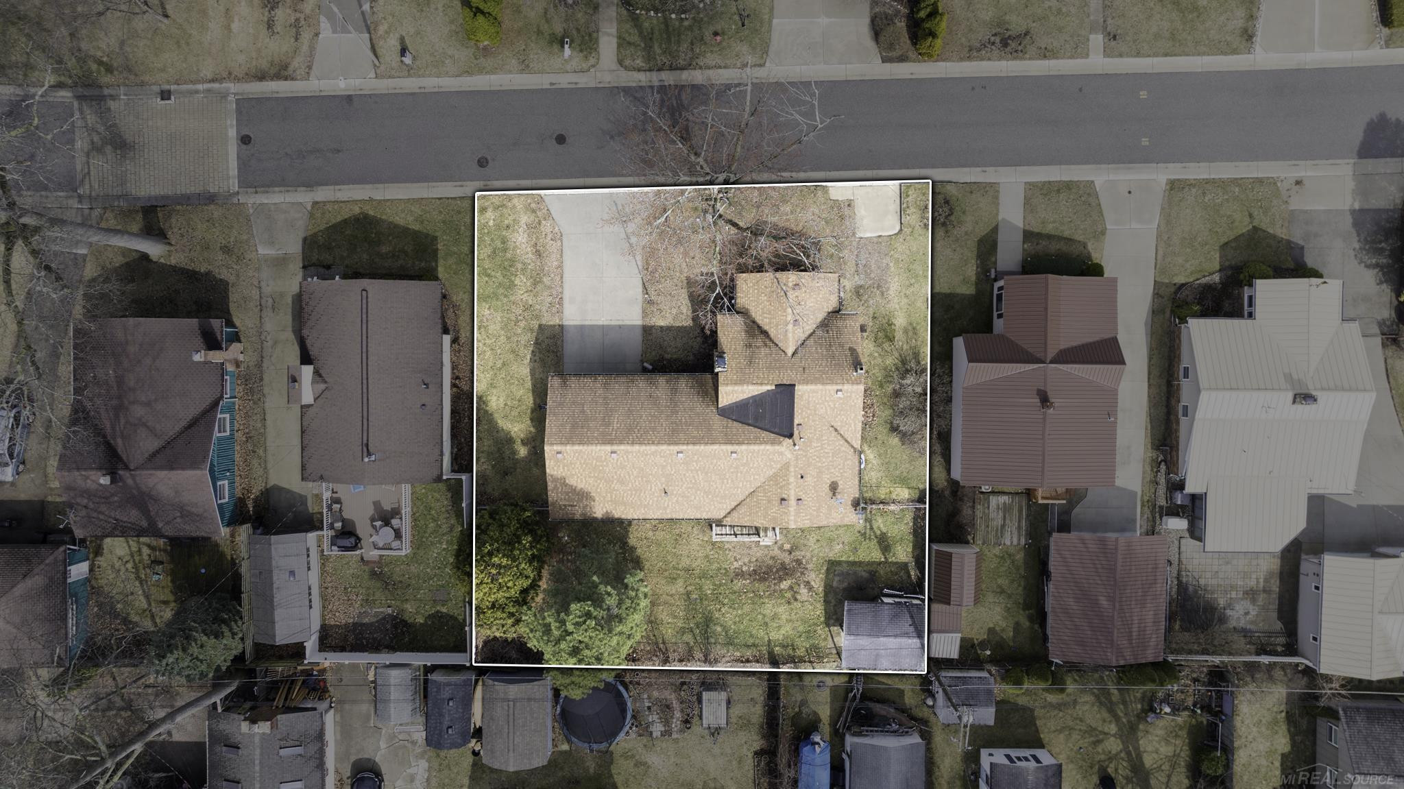 3055 Maplewood Drive, MI 48059 — Photo 45