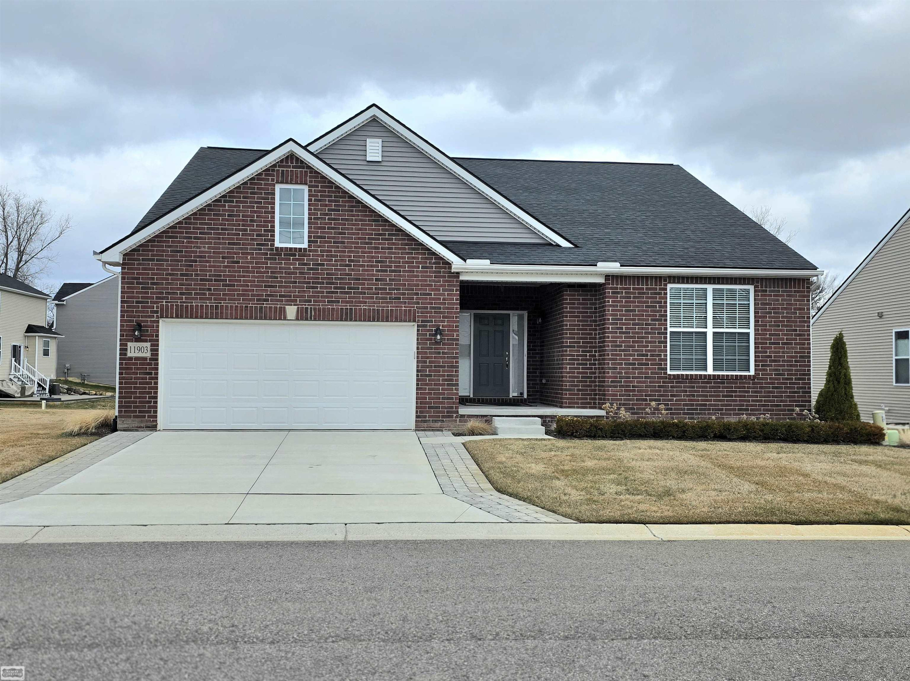 11903 Timber Court, MI 48065 — Photo 4