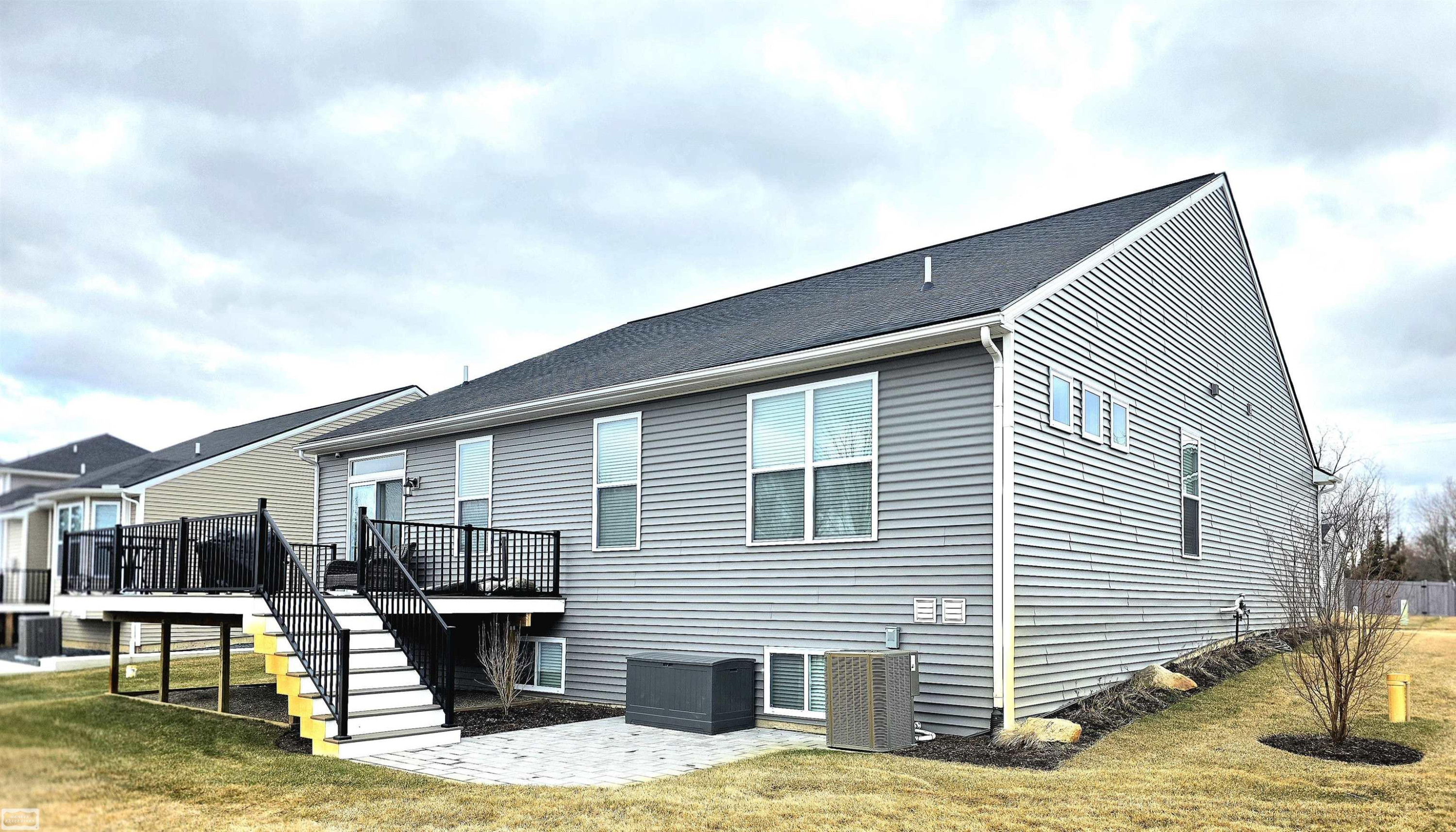 11903 Timber Court, MI 48065 — Photo 38