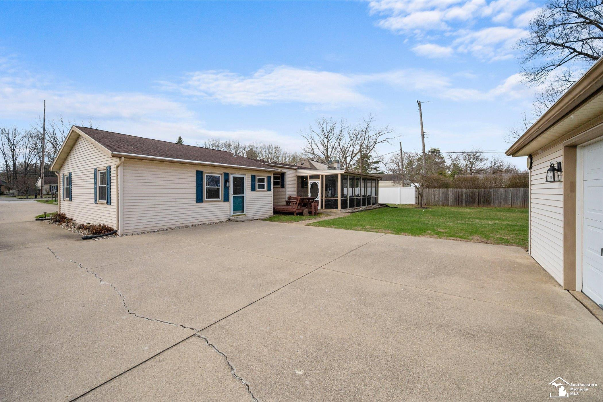 3960 W STERNS RD. Road, Lambertville, MI 48144 — Photo 35