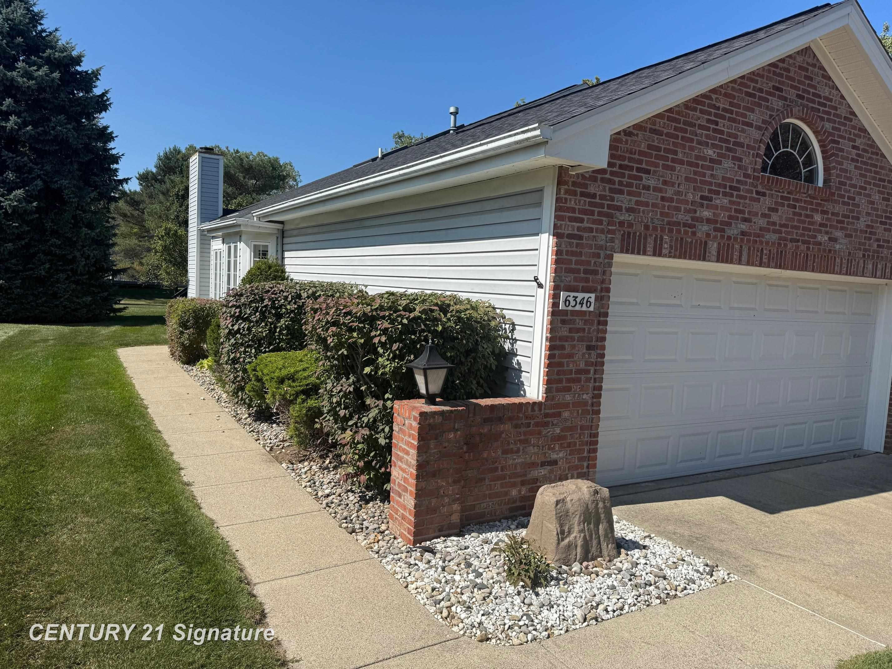 6346 Squire Lake Drive, Unit 33 Bldg 99, Flushing, MI 48433
