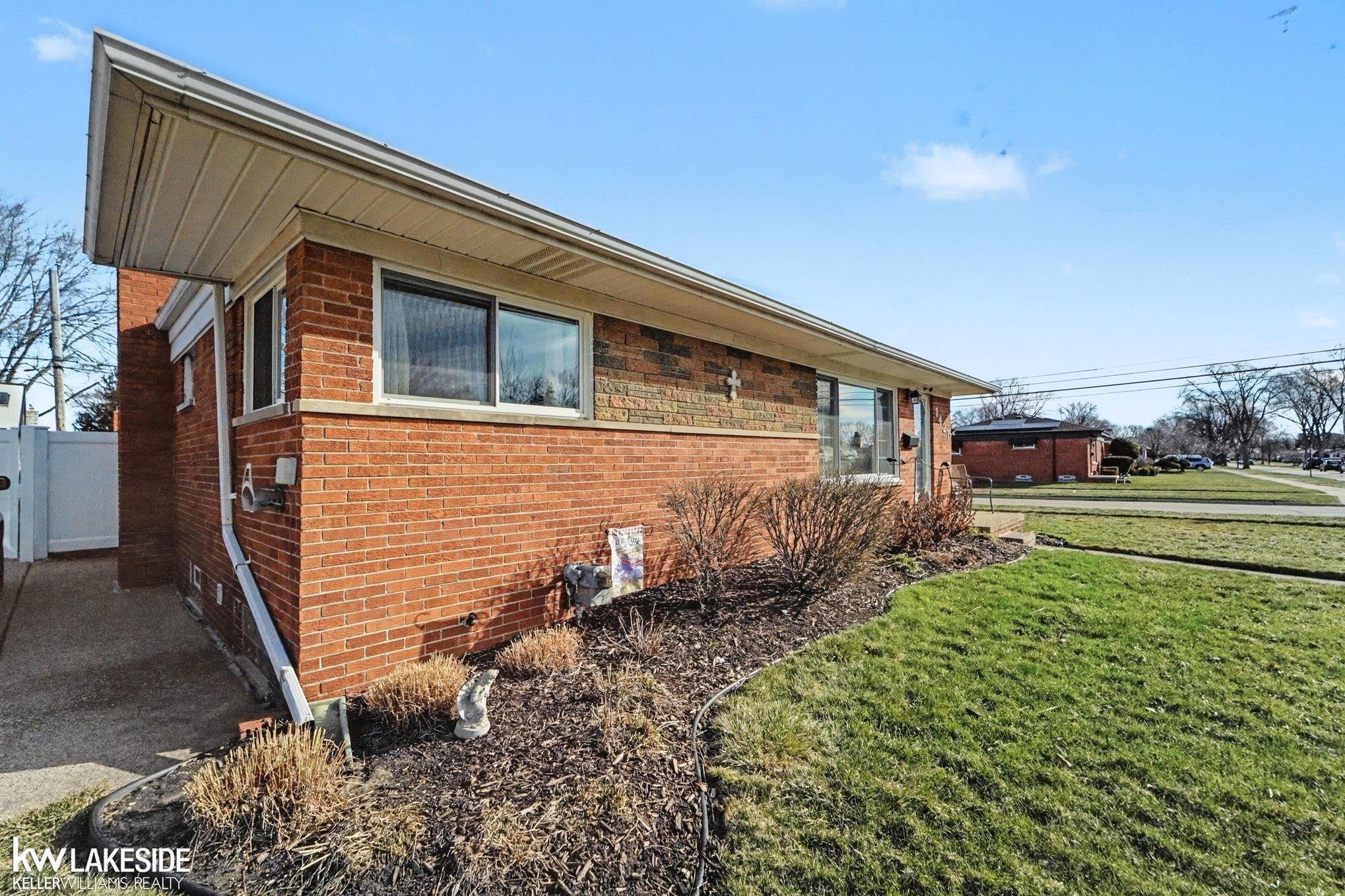 1421 Beaupre Avenue, Madison Heights, MI 48071 — Photo 23