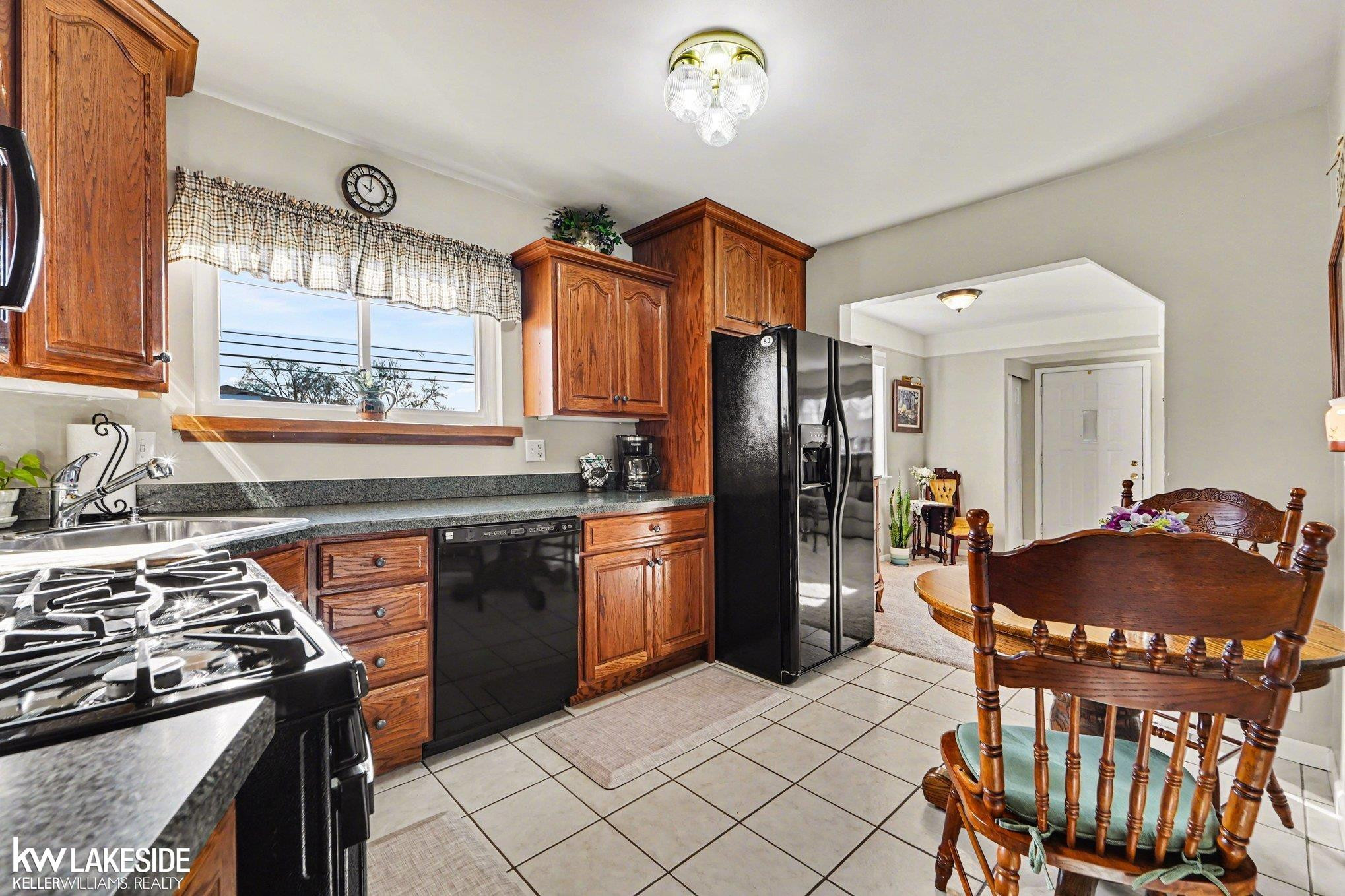 1421 Beaupre Avenue, Madison Heights, MI 48071 — Photo 7