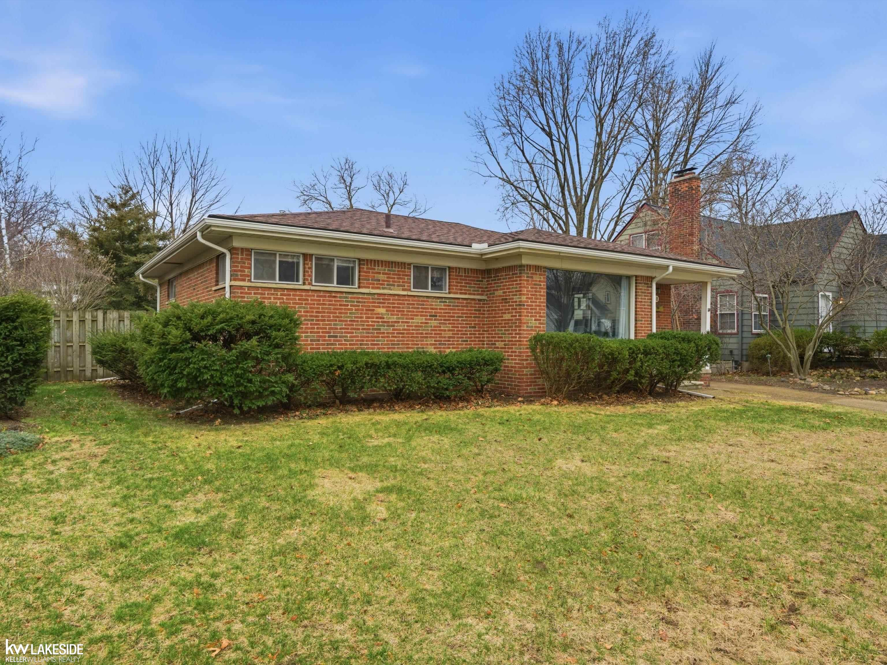 88 Wellesley Drive, MI — Photo 3