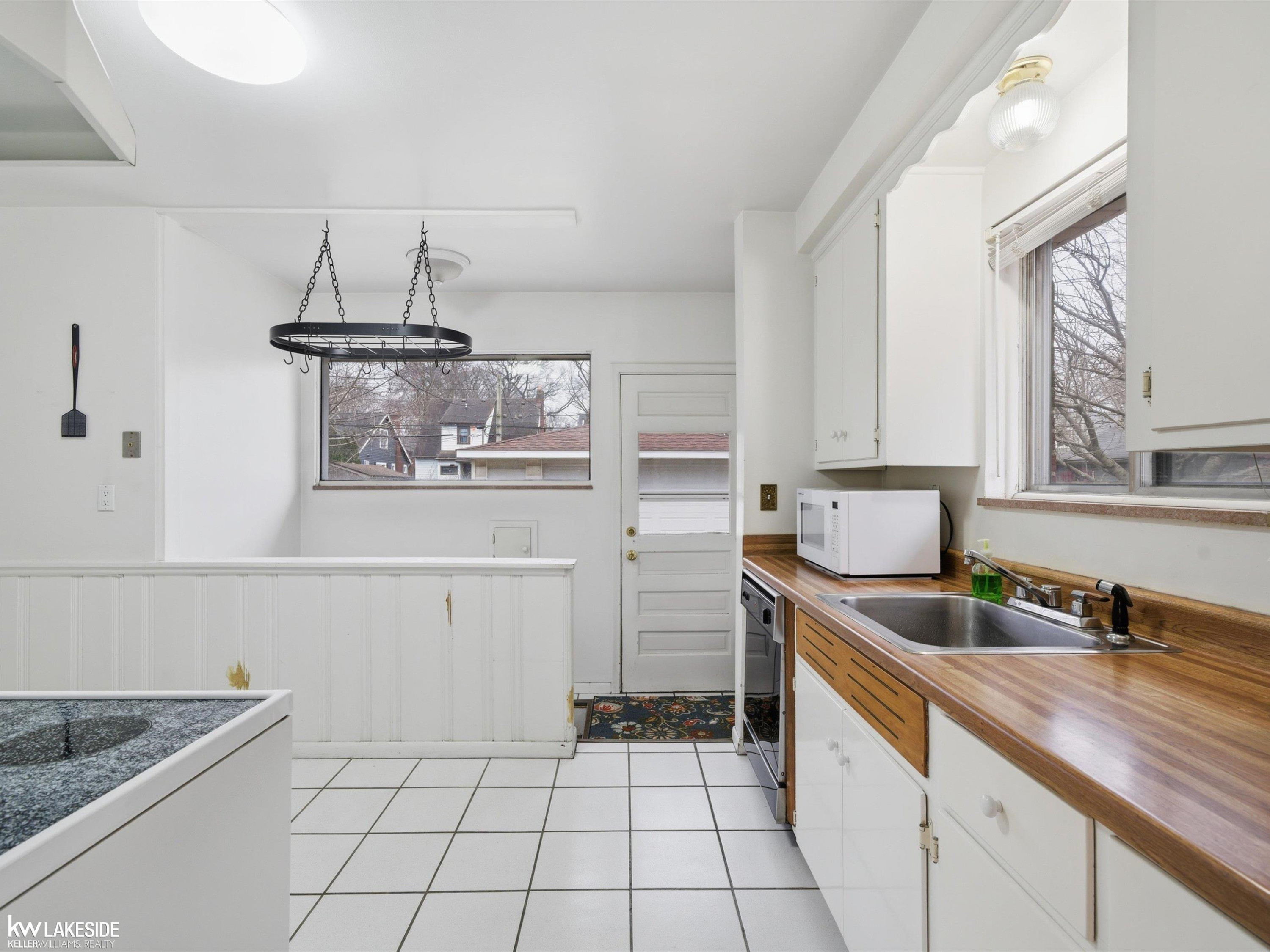 88 Wellesley Drive, MI — Photo 9