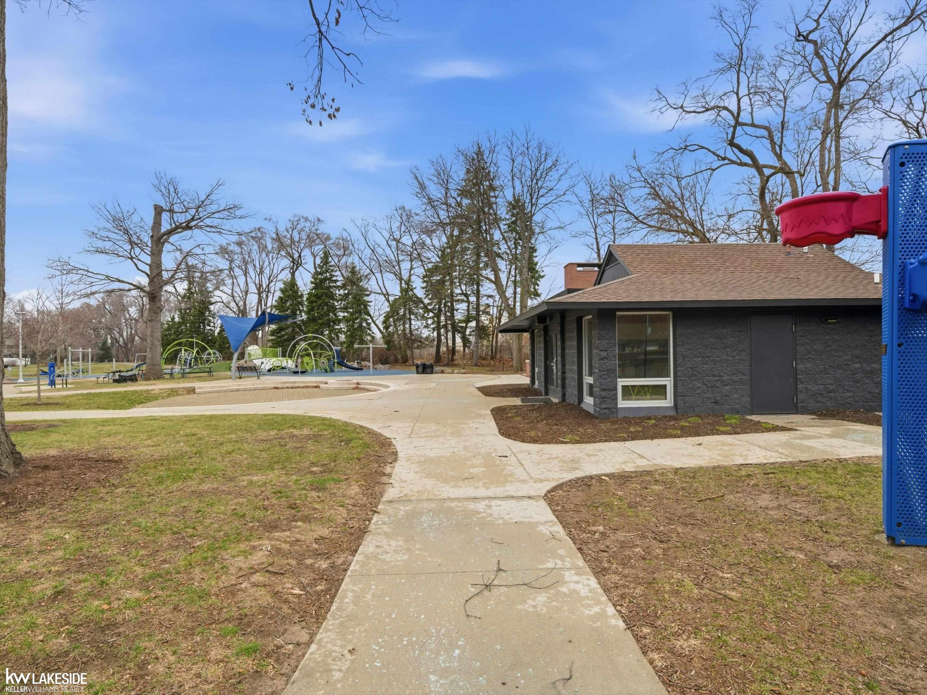 88 Wellesley Drive, MI — Photo 30