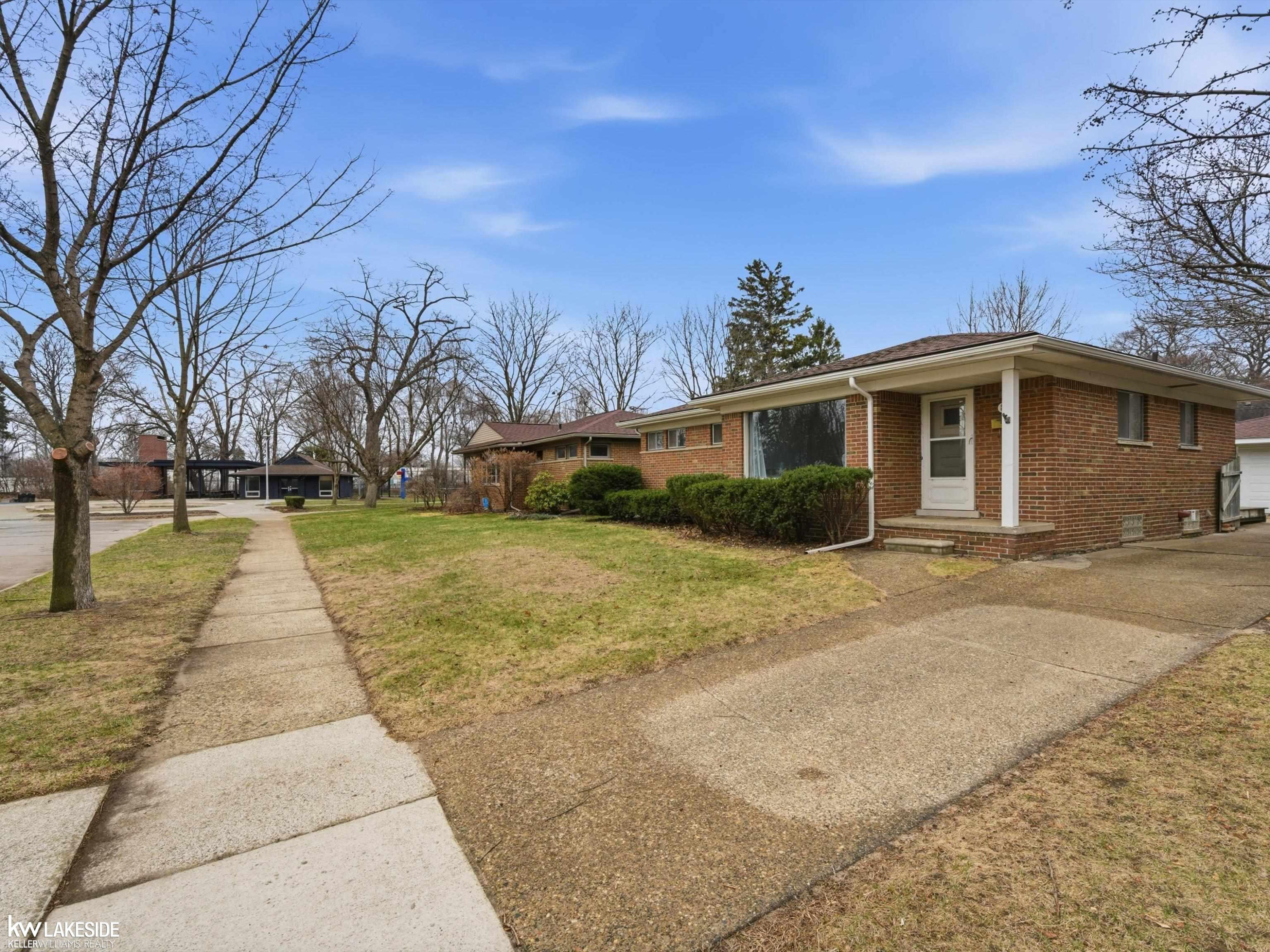 88 Wellesley Drive, MI — Photo 32
