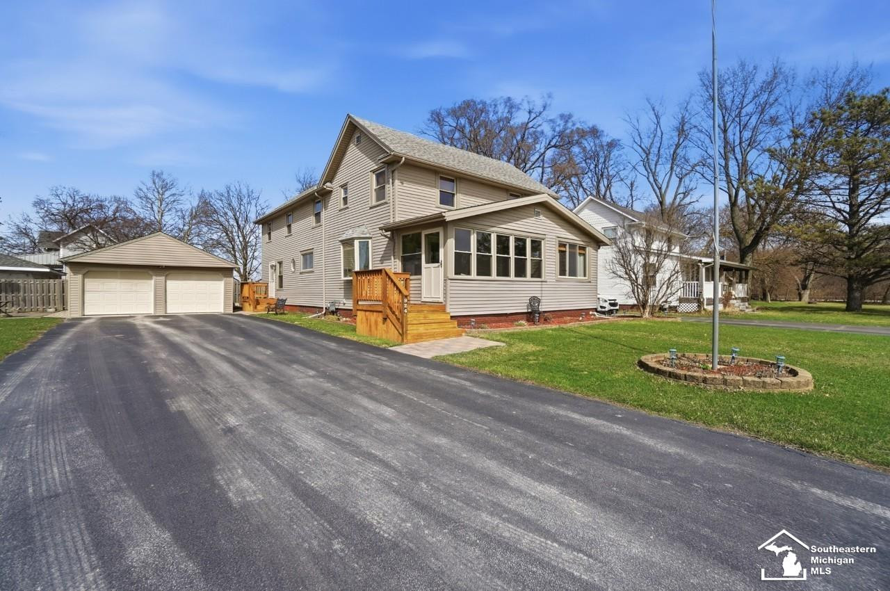 924 Hawthorne Street, Temperance, MI 48182 — Photo 8