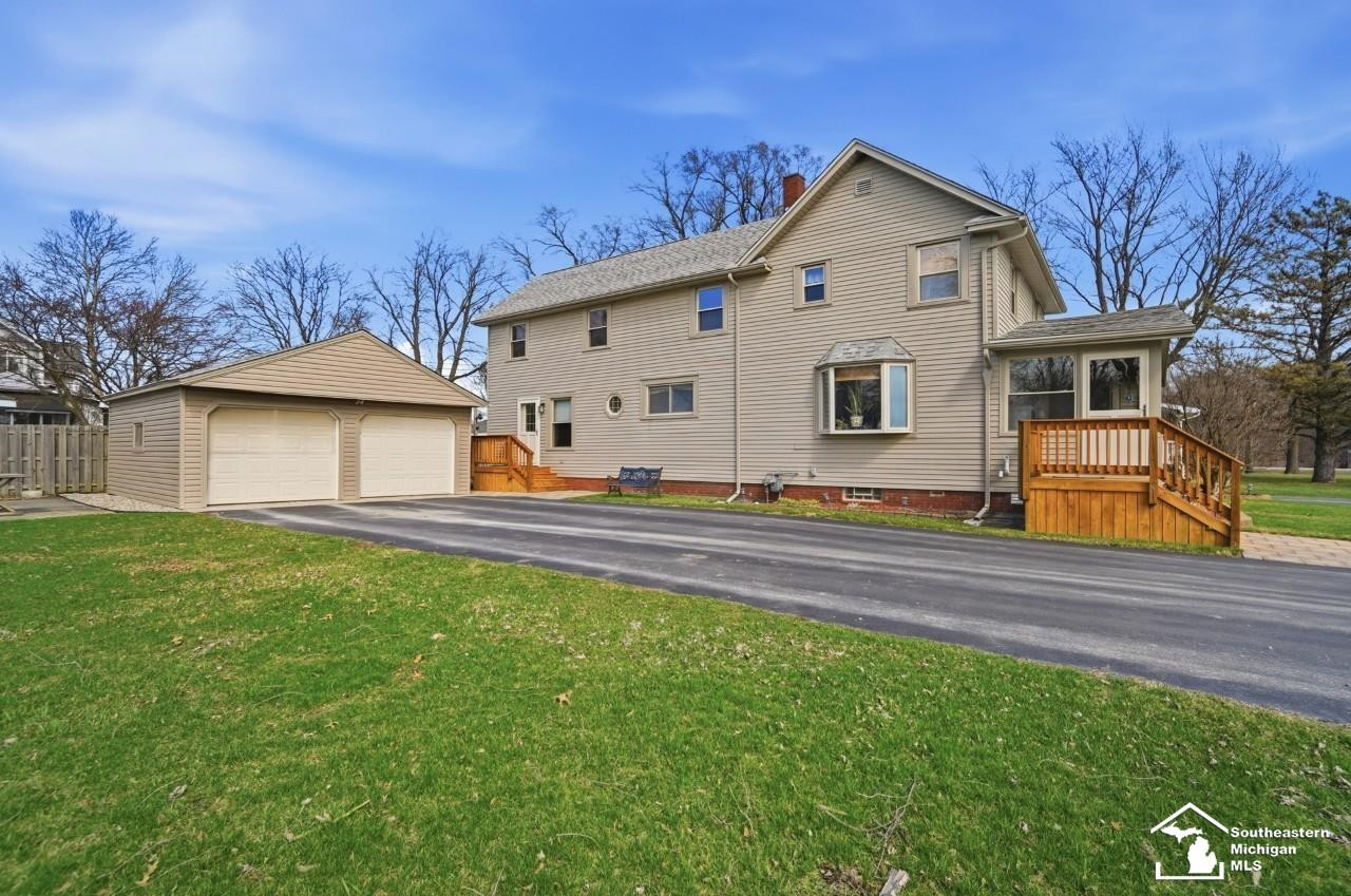924 Hawthorne Street, Temperance, MI 48182 — Photo 9