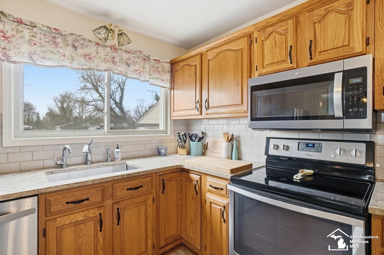 924 Hawthorne Street, Temperance, MI 48182 — Photo 22
