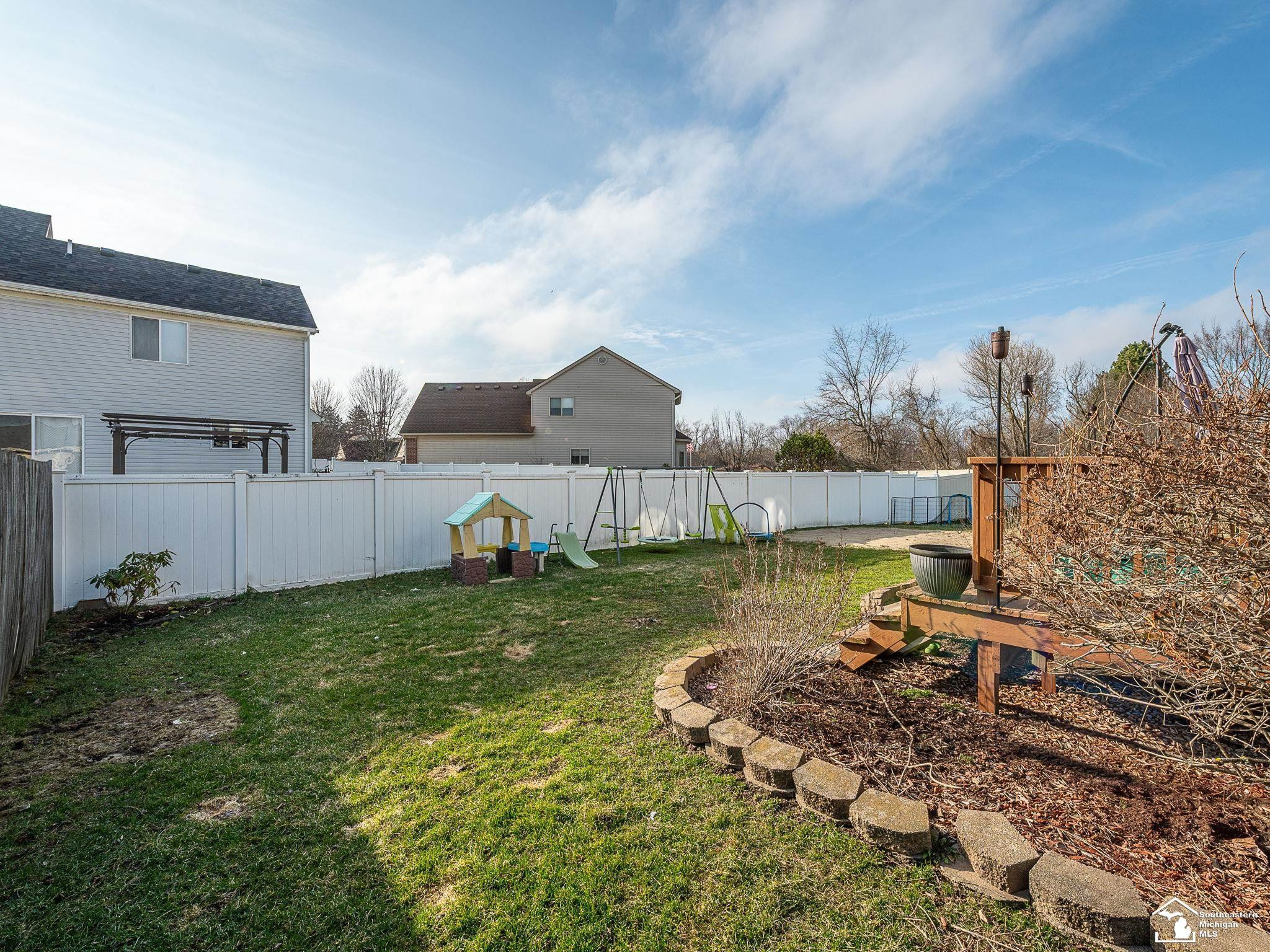 12459 Matthews Street, Carleton, MI 48117 — Photo 31