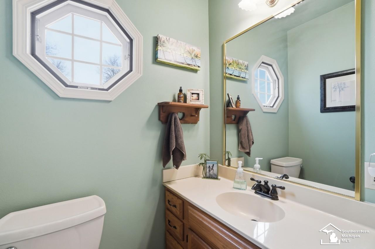 924 Hawthorne Street, Temperance, MI 48182 — Photo 30