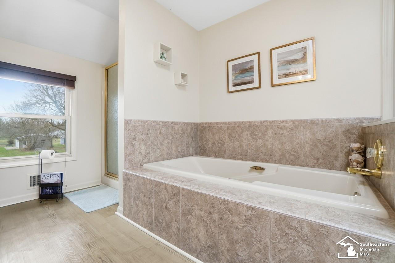 924 Hawthorne Street, Temperance, MI 48182 — Photo 39
