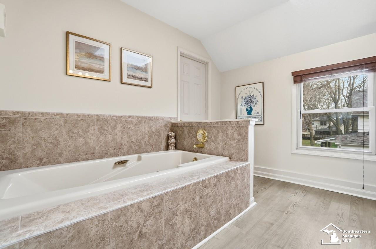 924 Hawthorne Street, Temperance, MI 48182 — Photo 40