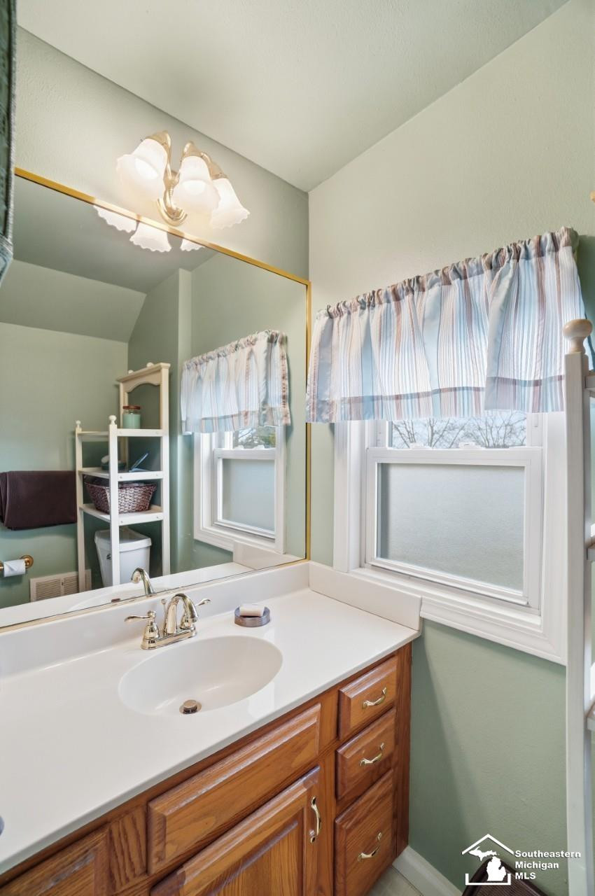 924 Hawthorne Street, Temperance, MI 48182 — Photo 48