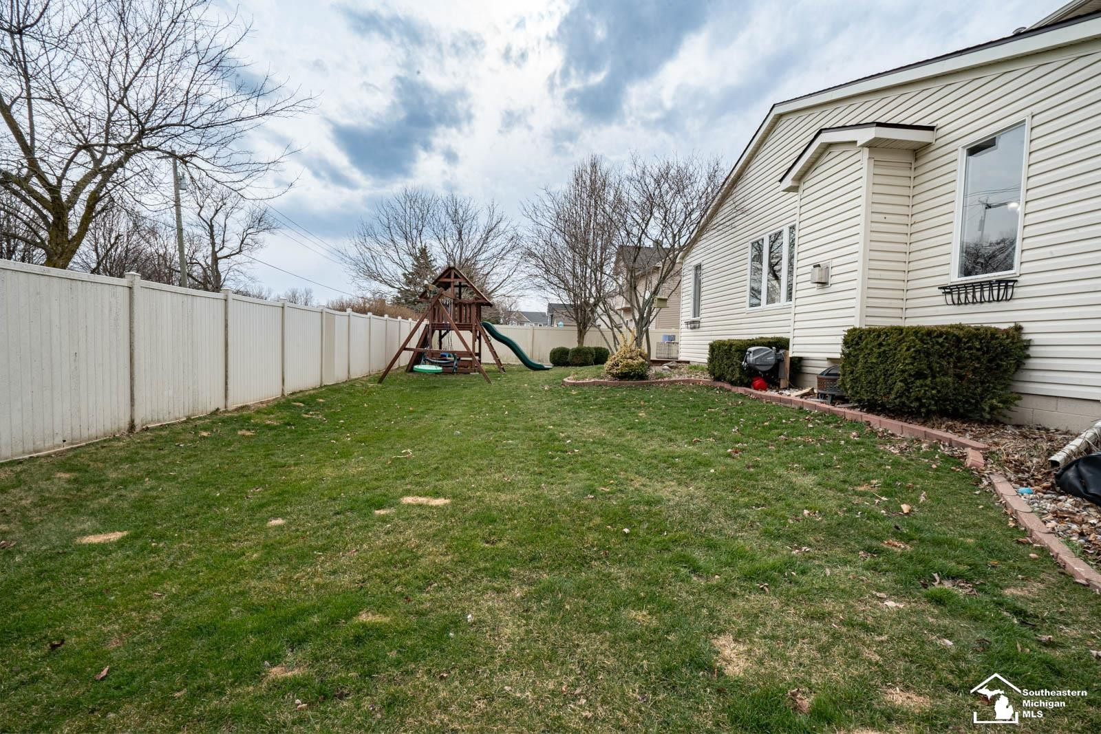 835 Golf Ridge Circle, Dundee, MI 48131 — Photo 48