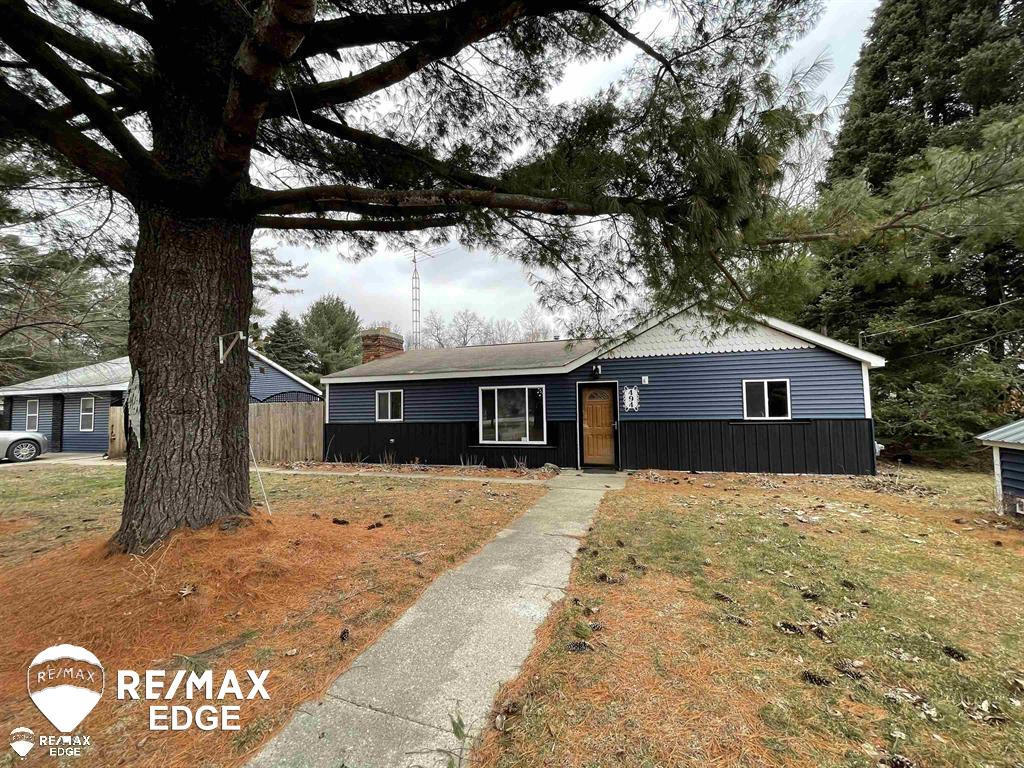494 W Barnes Lake Road, MI 48421