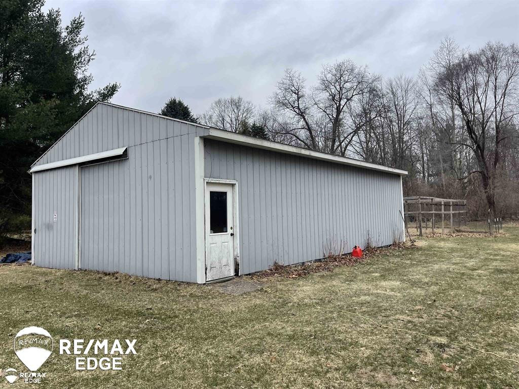494 W Barnes Lake Road, MI 48421 — Photo 23
