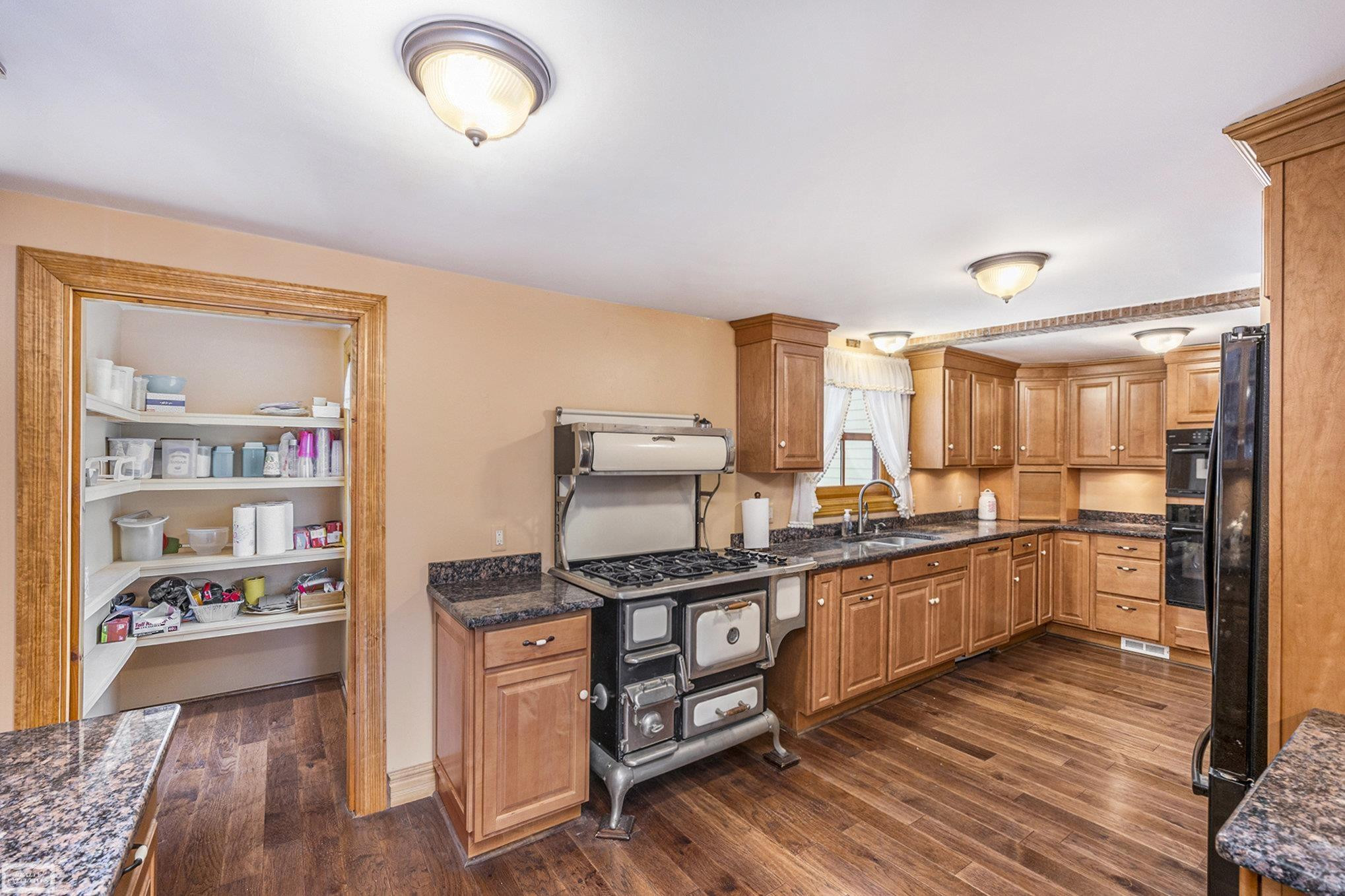 185 S Main Street, MI 48065 — Photo 11