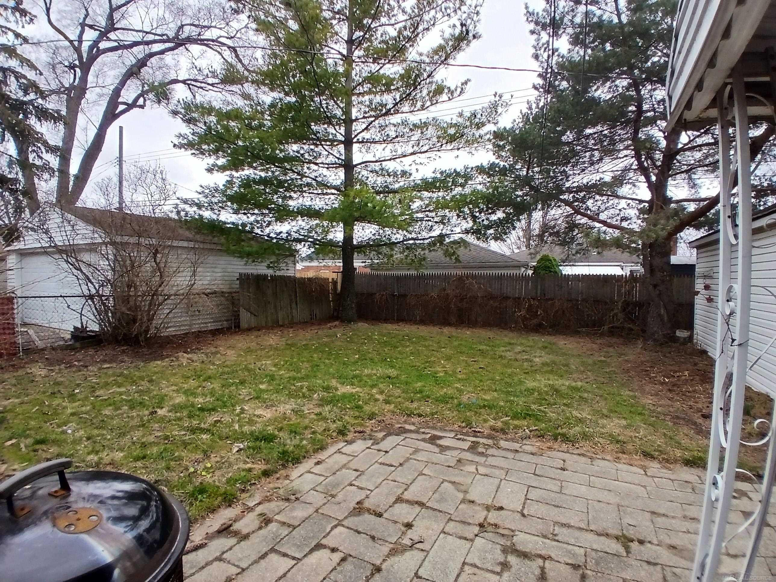 28603 Bohn Street, Roseville, MI 48066 — Photo 3
