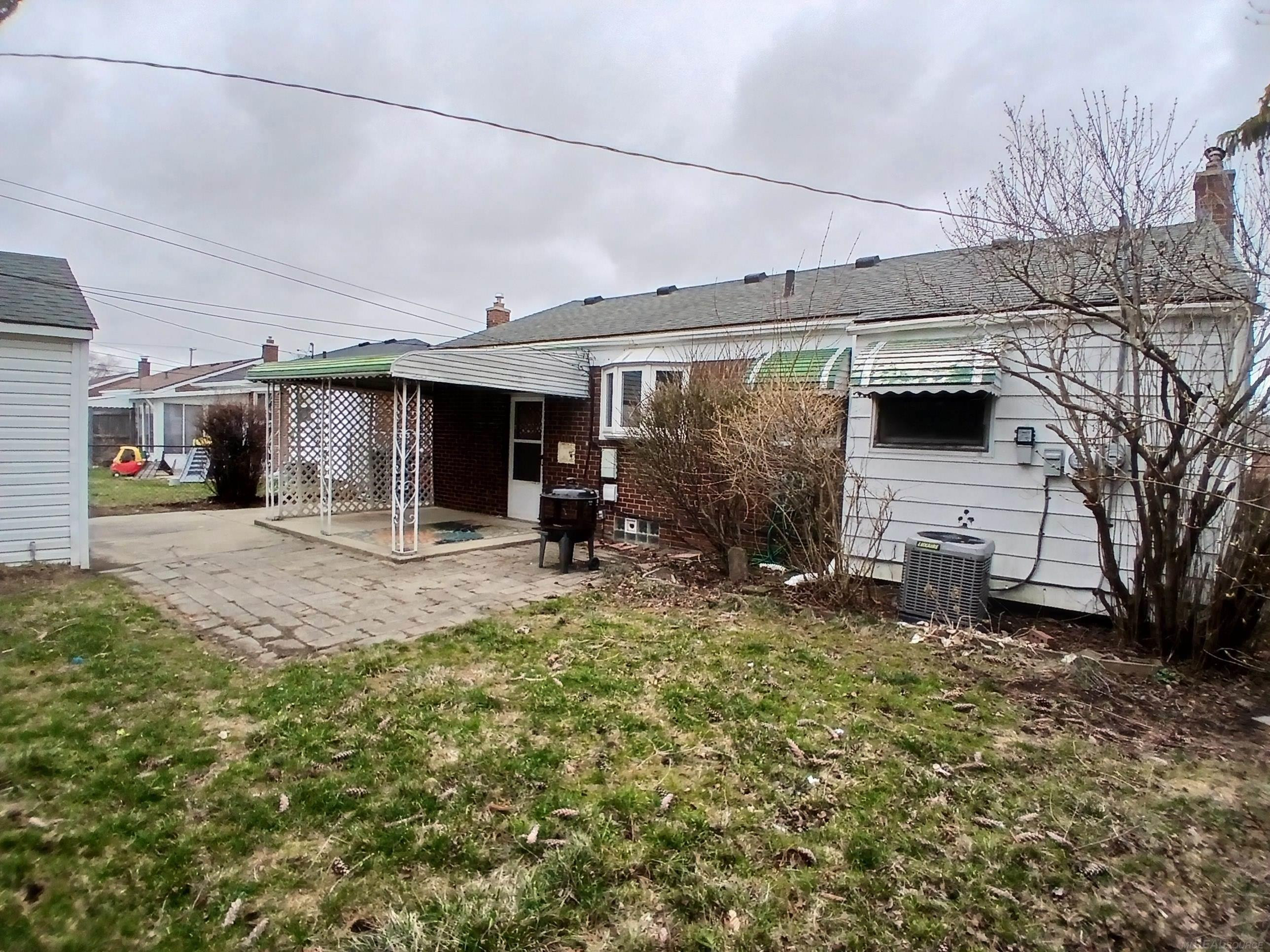 28603 Bohn Street, Roseville, MI 48066 — Photo 5