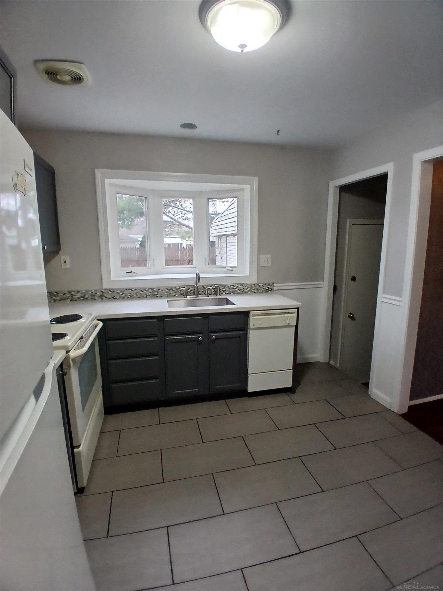 28603 Bohn Street, Roseville, MI 48066 — Photo 12