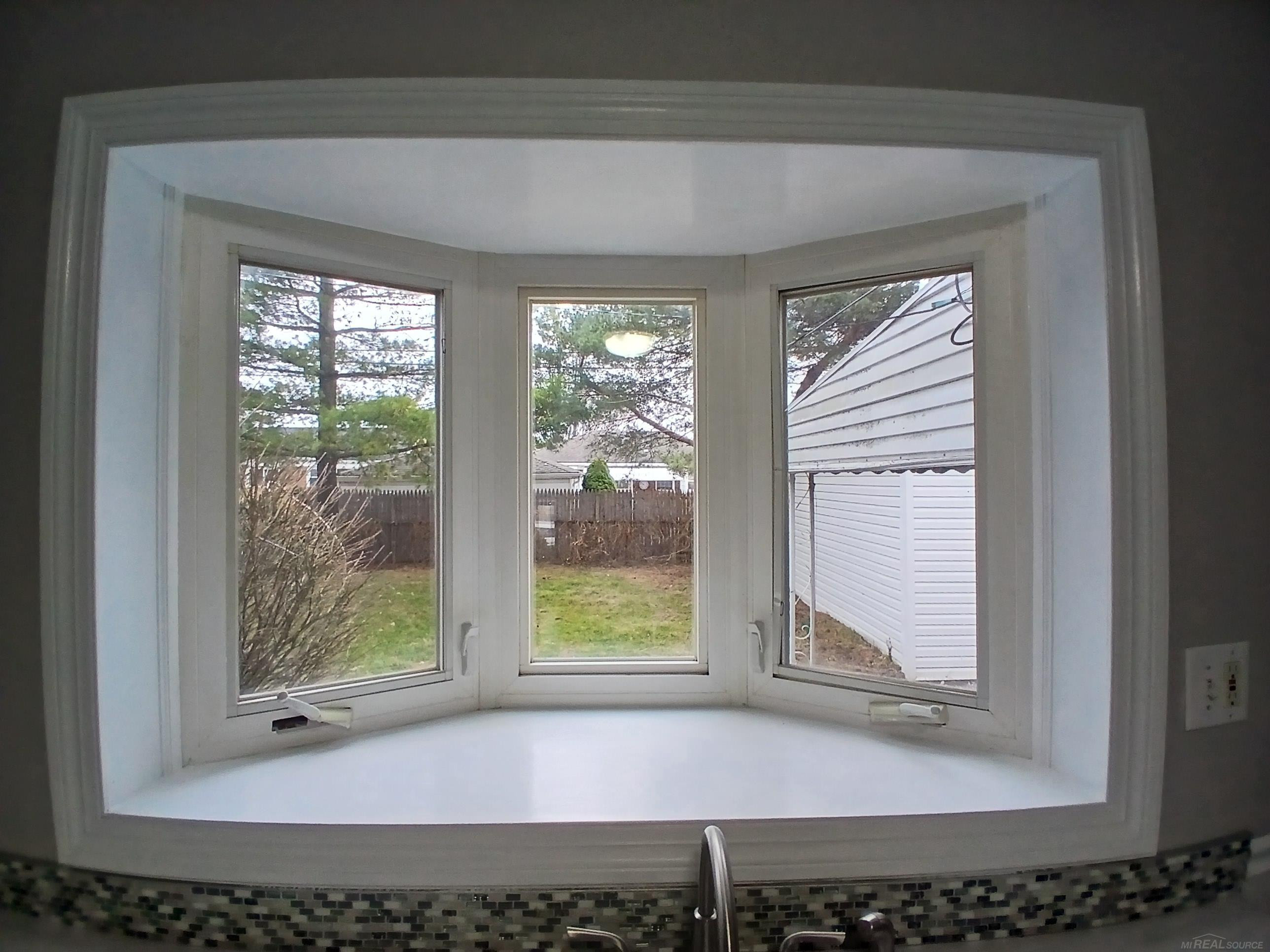 28603 Bohn Street, Roseville, MI 48066 — Photo 13