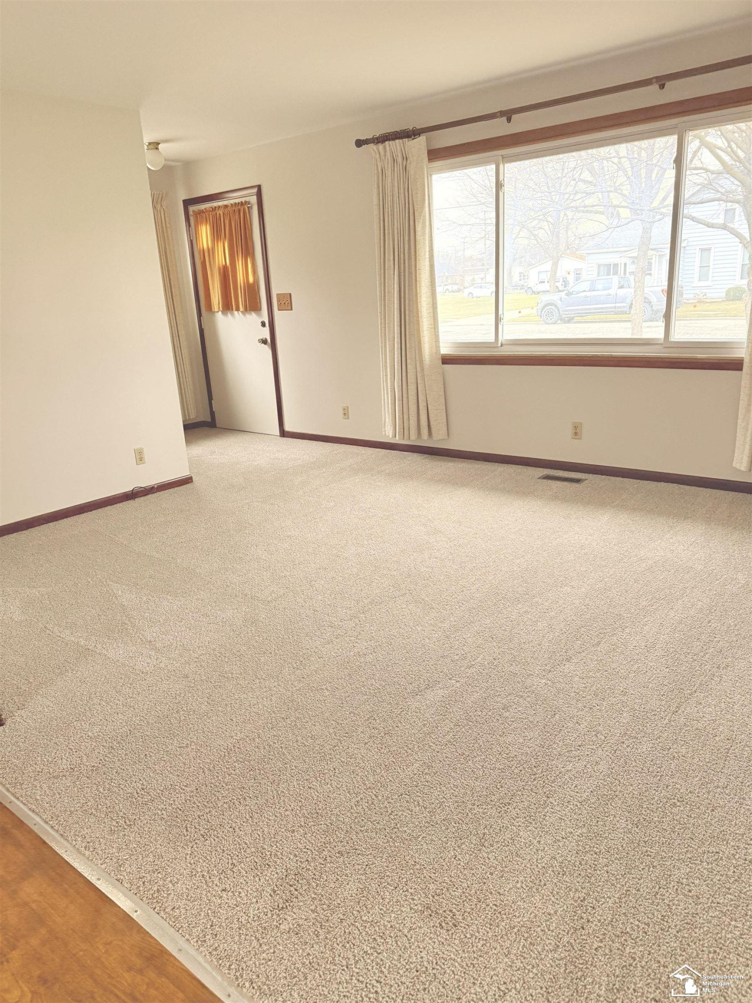 240 ypsilanti Street, Dundee, MI 48131 — Photo 3