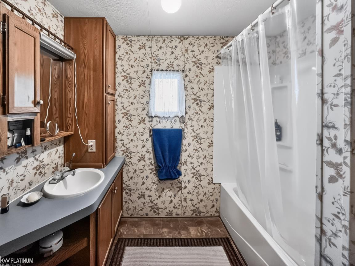48609 Pineview Drive, Shelby, MI 48317 — Photo 11