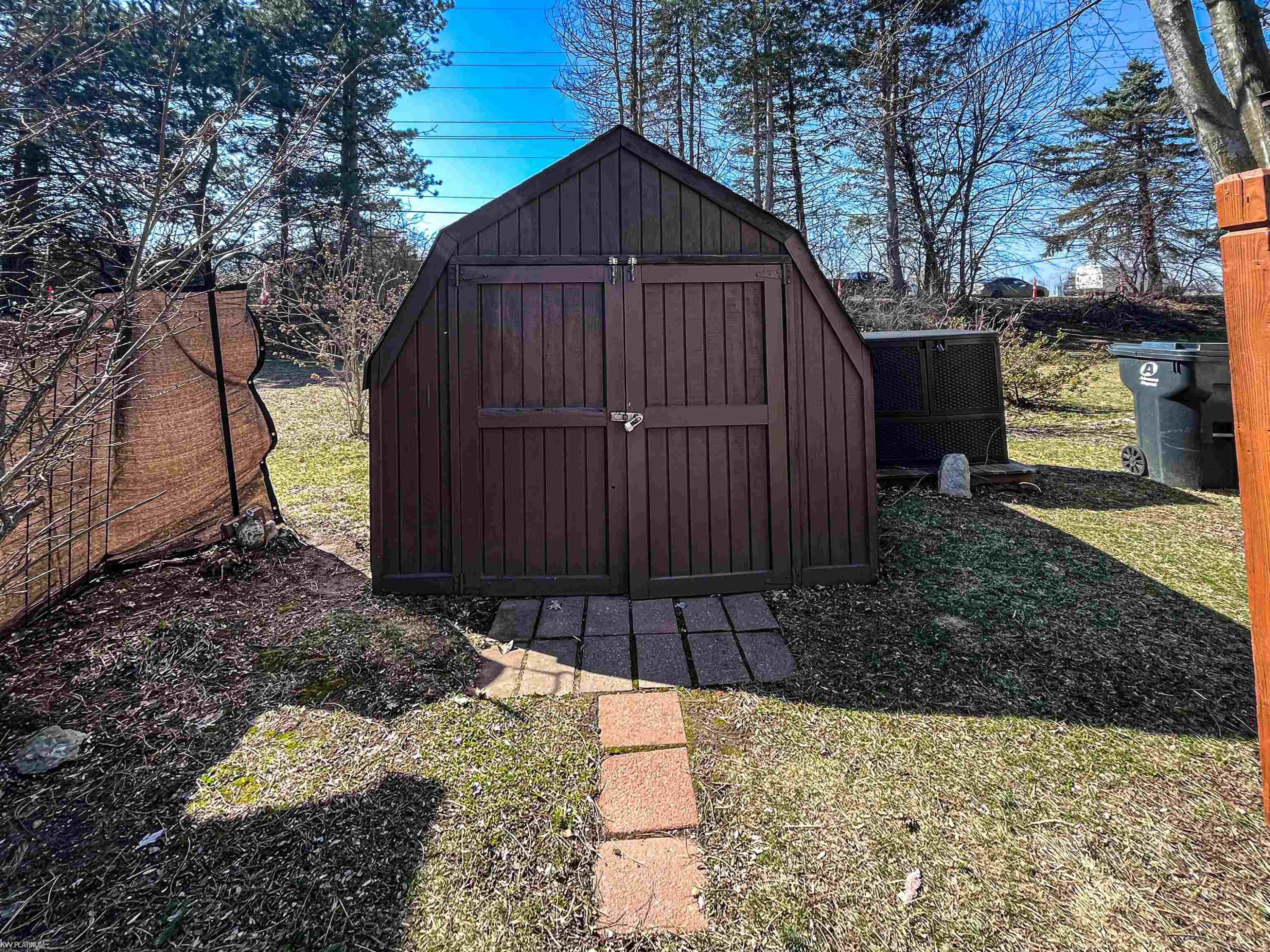 48609 Pineview Drive, Shelby, MI 48317 — Photo 17