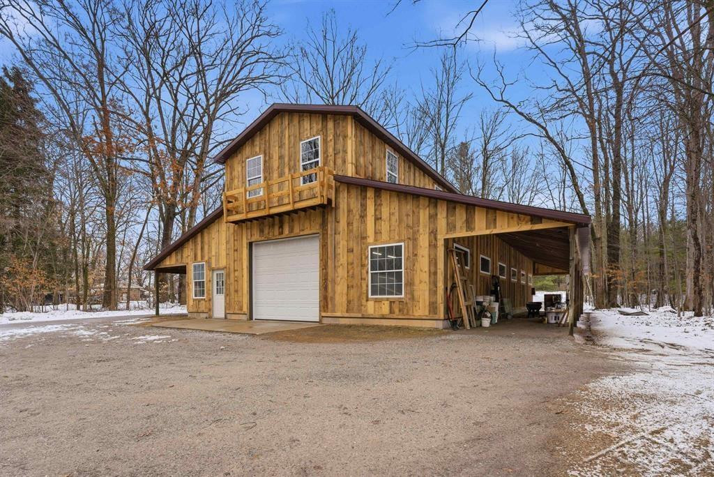 2647 W Huckleberry Road, Sanford, MI 48657 — Photo 4