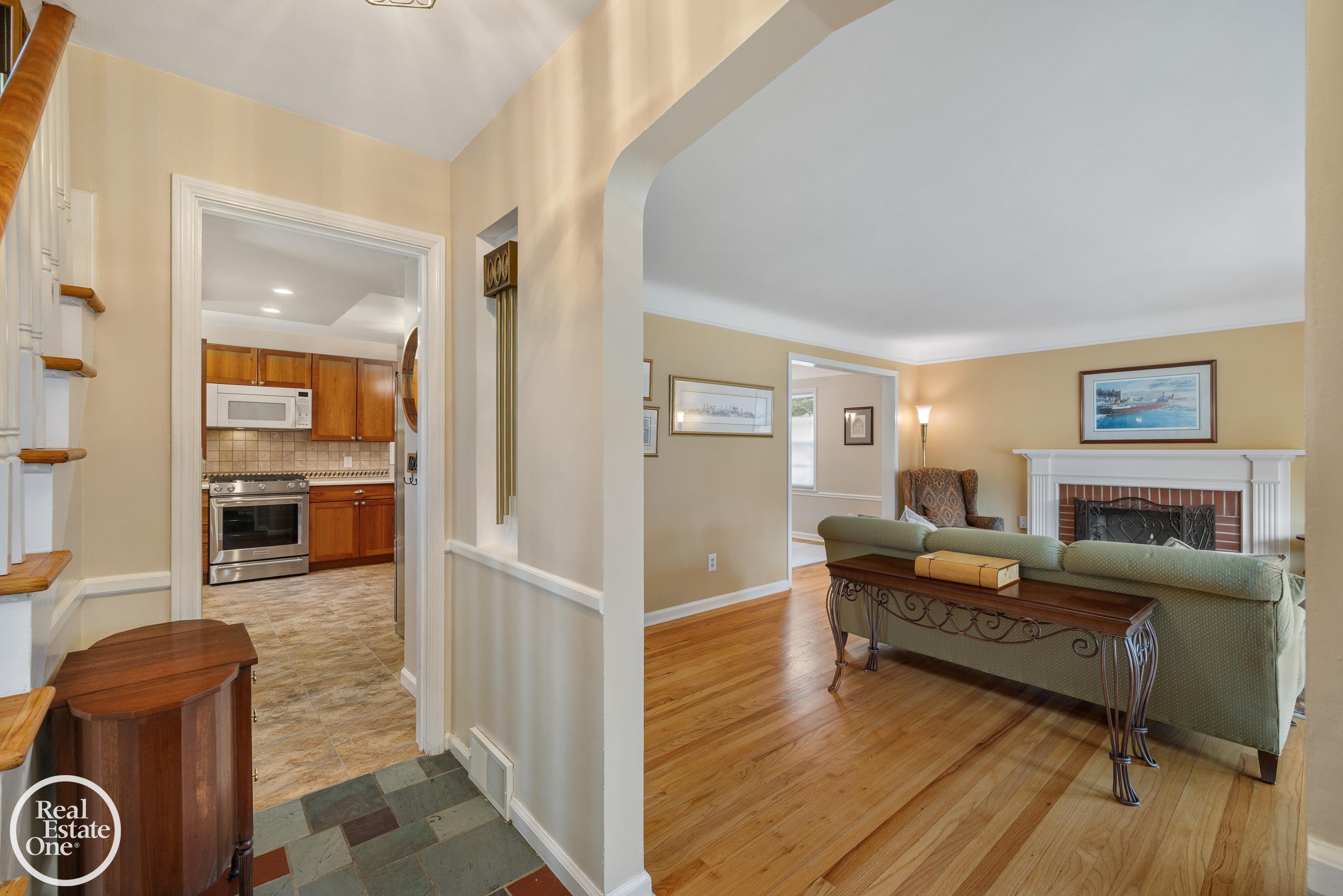 1623 Severn Road, Grosse Pointe, MI 48236 — Photo 9