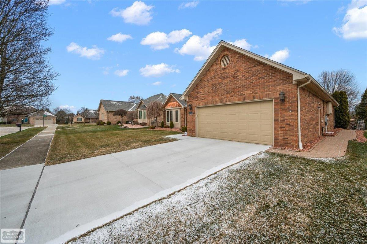 17331 Lorraine Drive, Macomb, MI 48044 — Photo 3