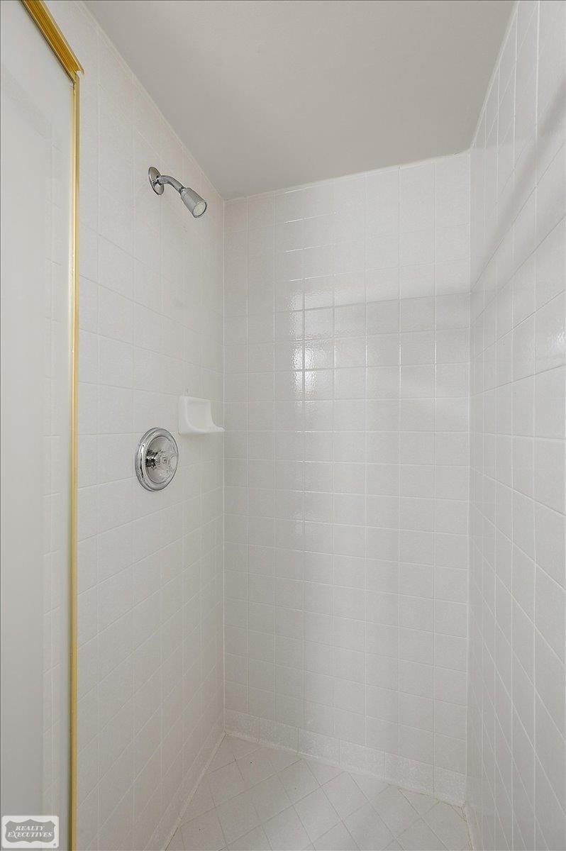 17331 Lorraine Drive, Macomb, MI 48044 — Photo 27