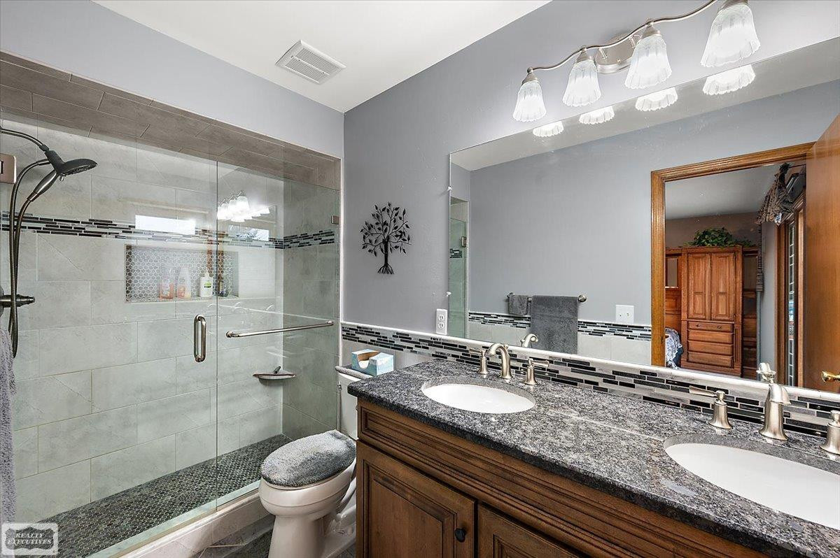 17331 Lorraine Drive, Macomb, MI 48044 — Photo 33