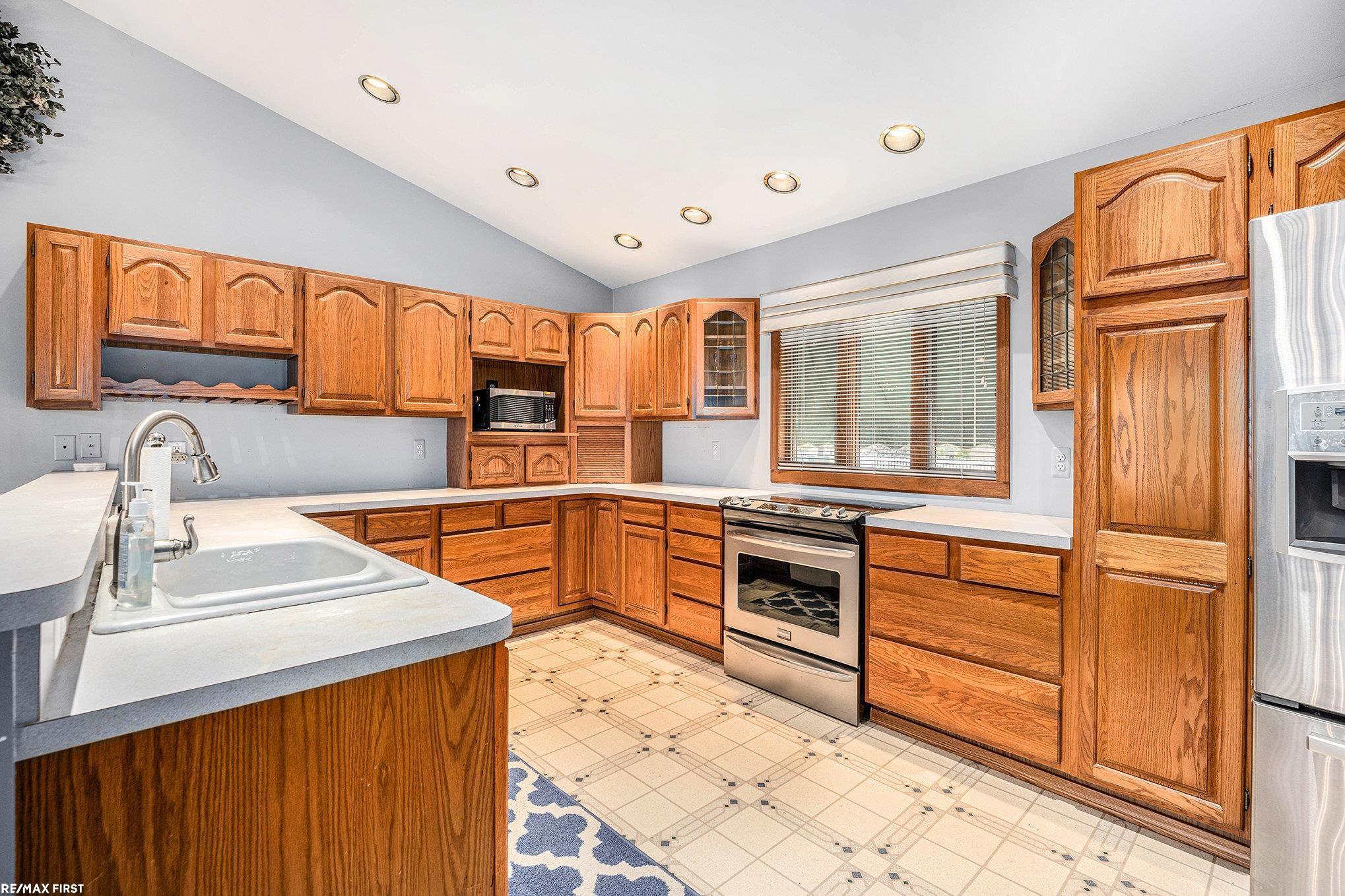 374 Monroe Boulevard, MI 48028 — Photo 15