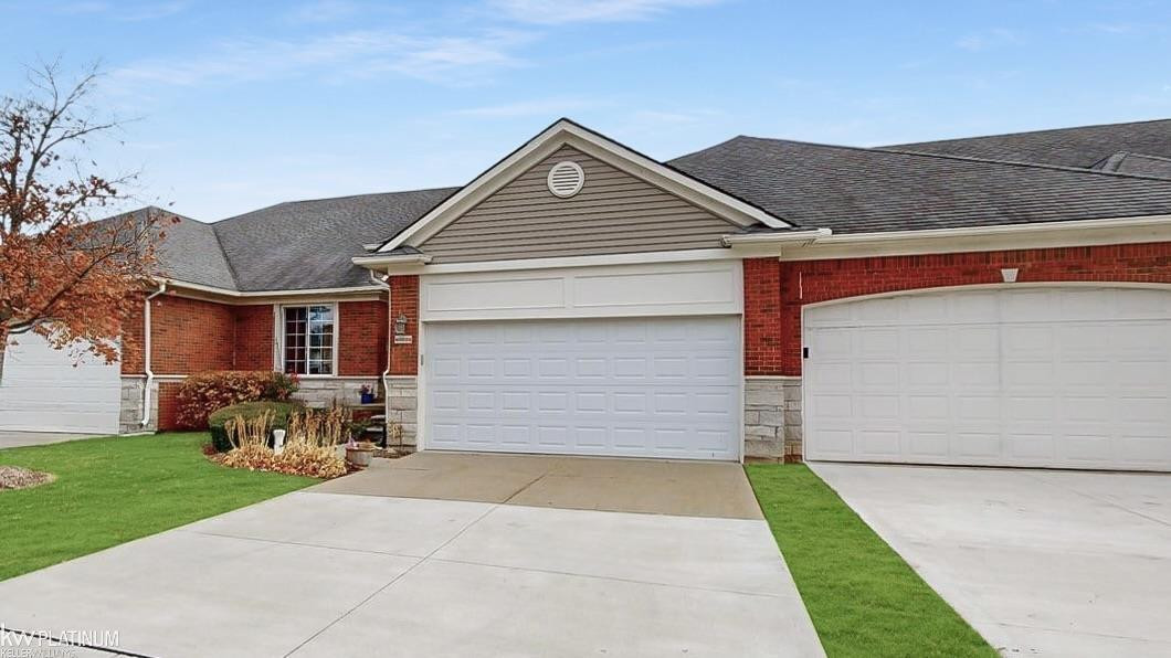 49220 Village Pointe Drive, Shelby Twp, MI 48315 — Photo 2