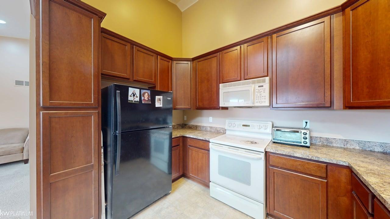 49220 Village Pointe Drive, Shelby Twp, MI 48315 — Photo 11