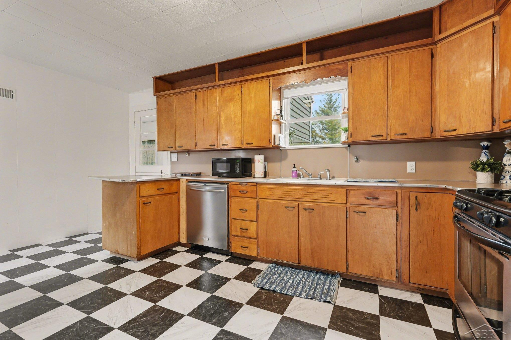 6264 McKinley Street, Bridgeport, MI 48722 — Photo 5