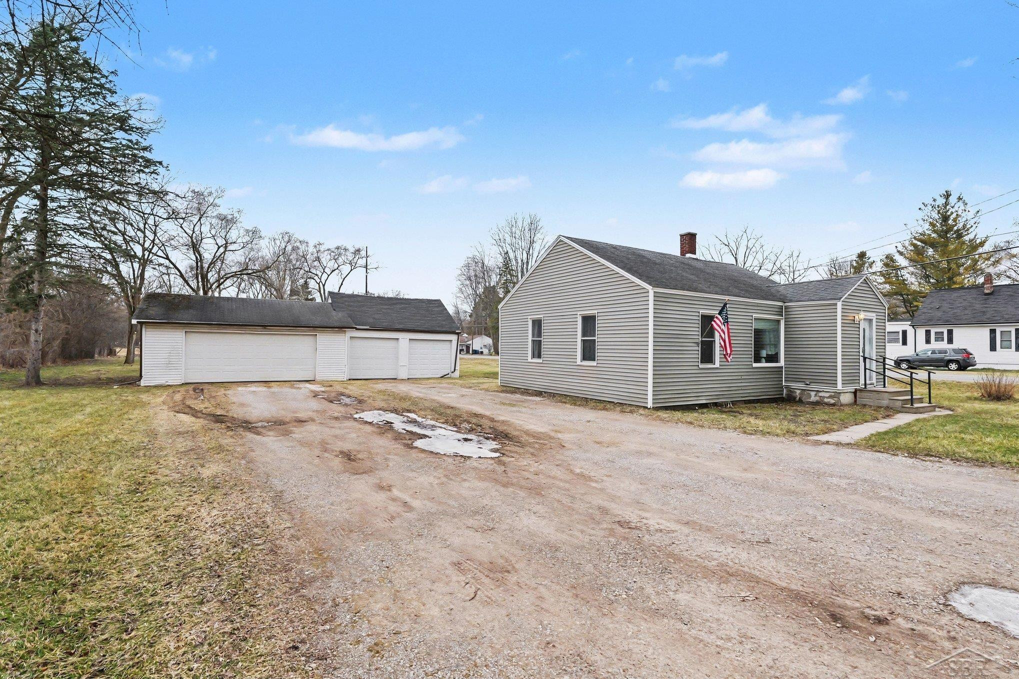 6264 McKinley Street, Bridgeport, MI 48722 — Photo 6